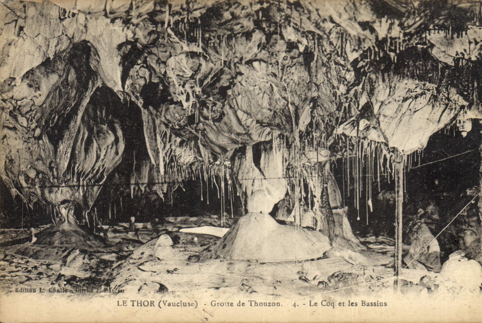 CPA Grotte de Thouzon Le Thor Le coq et les bassins Grottes