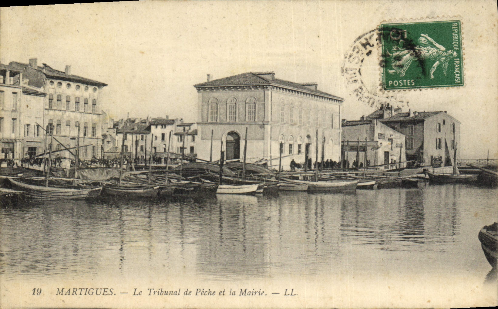 CPA Palais de Justice Martigues Le Tribunal de peche et la mairie