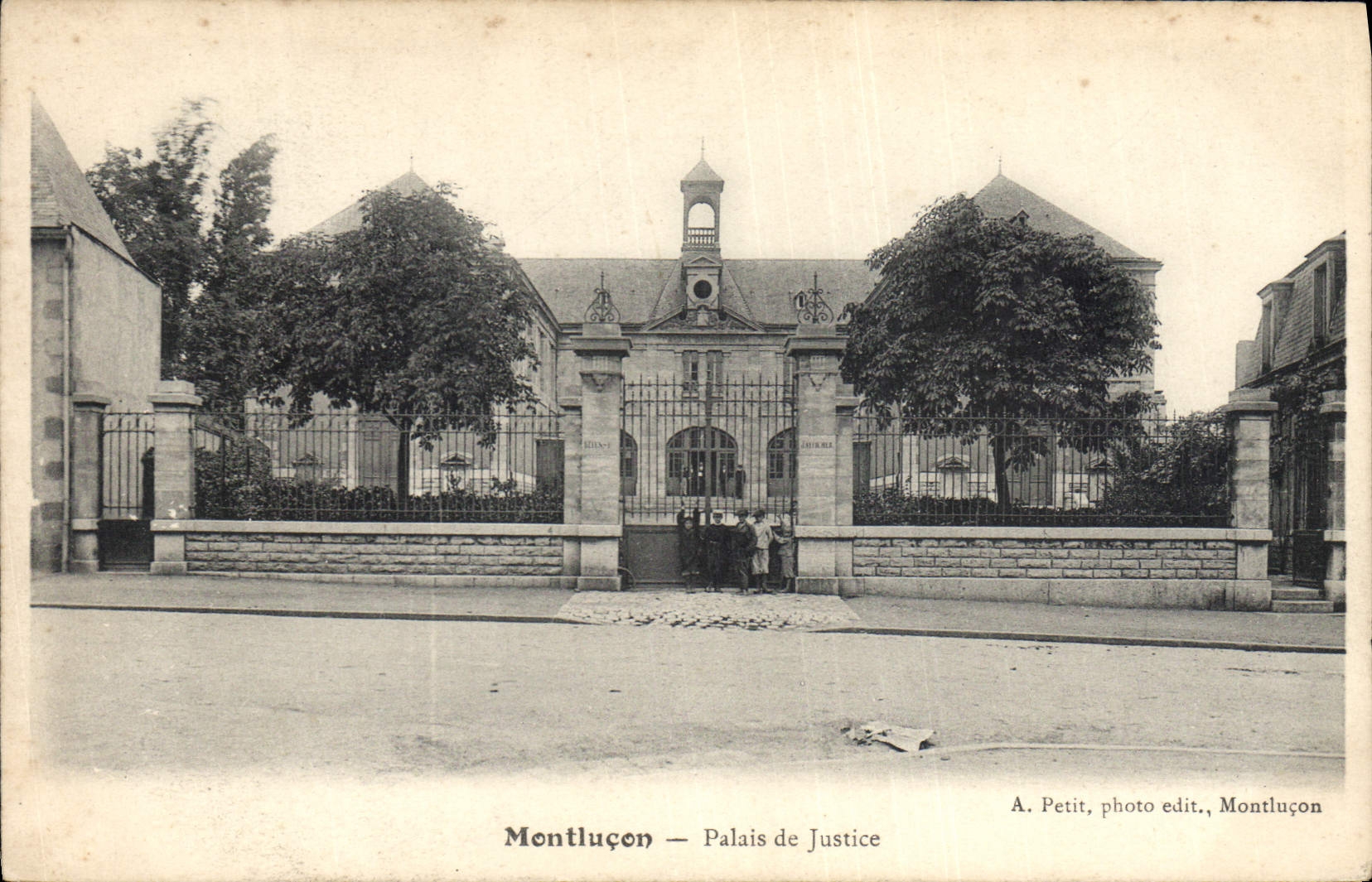 CPA Palais de Justice Montlucon