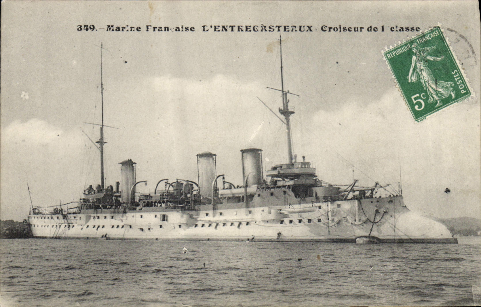 CPA Bateau de Guerre D'Entrecasteaux Croiseur de 1ere classe