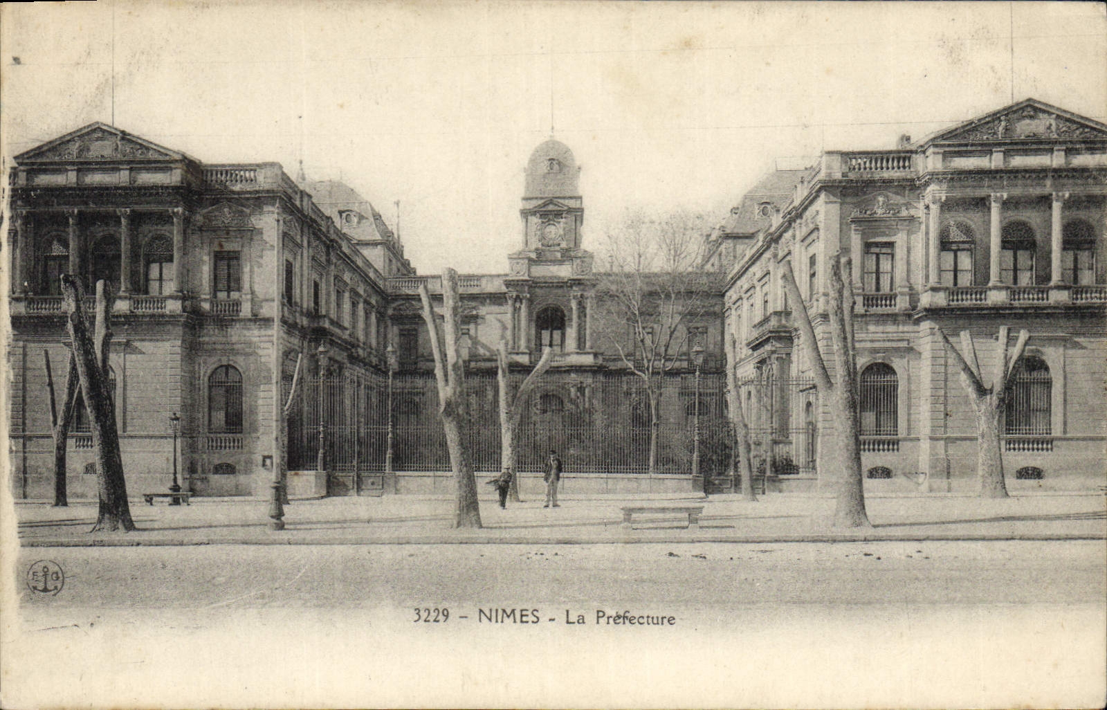 CPA Prefecture Nimes