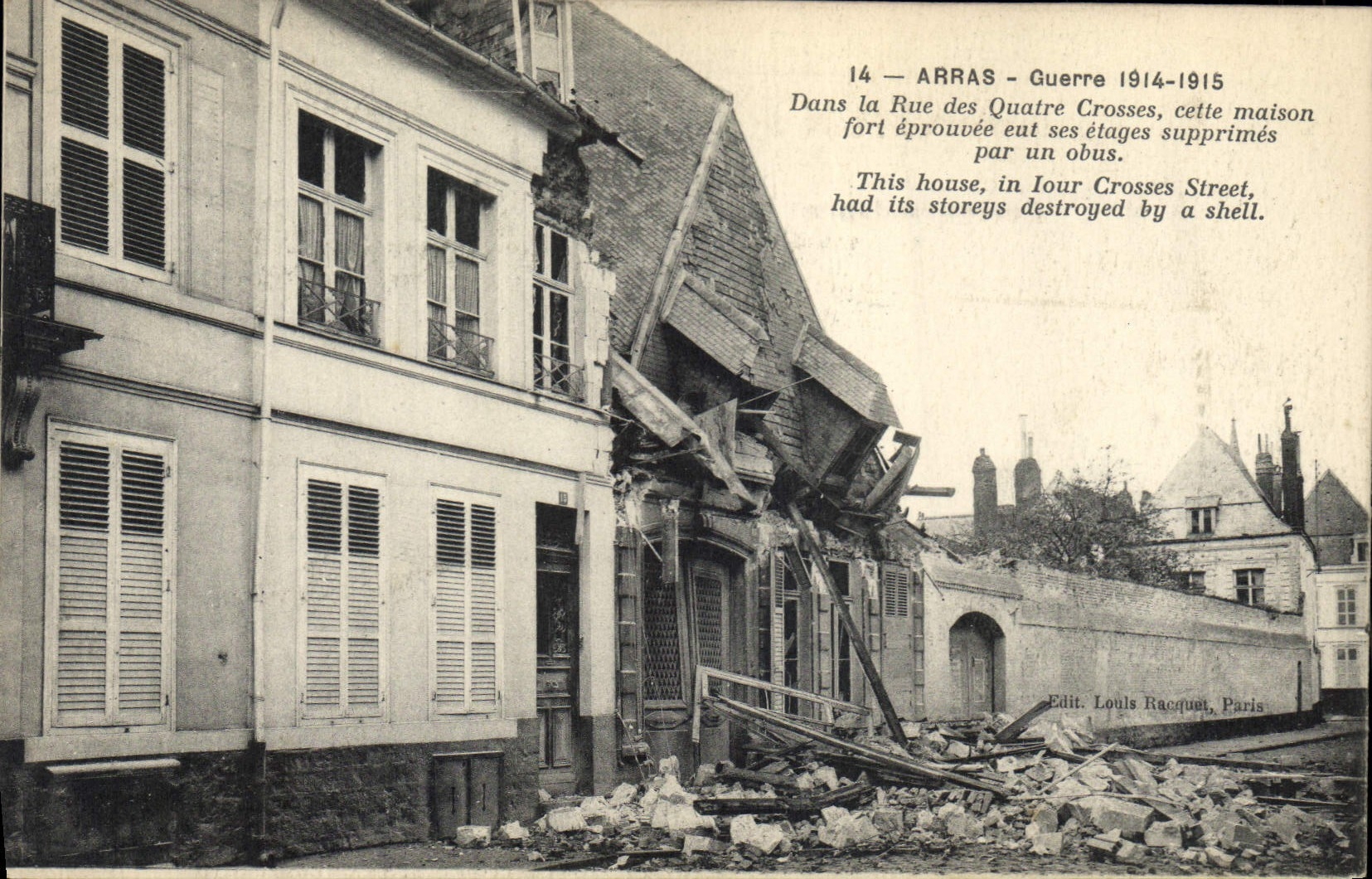 CPA Militaria Arras Dans la rue des Quatre Crosses