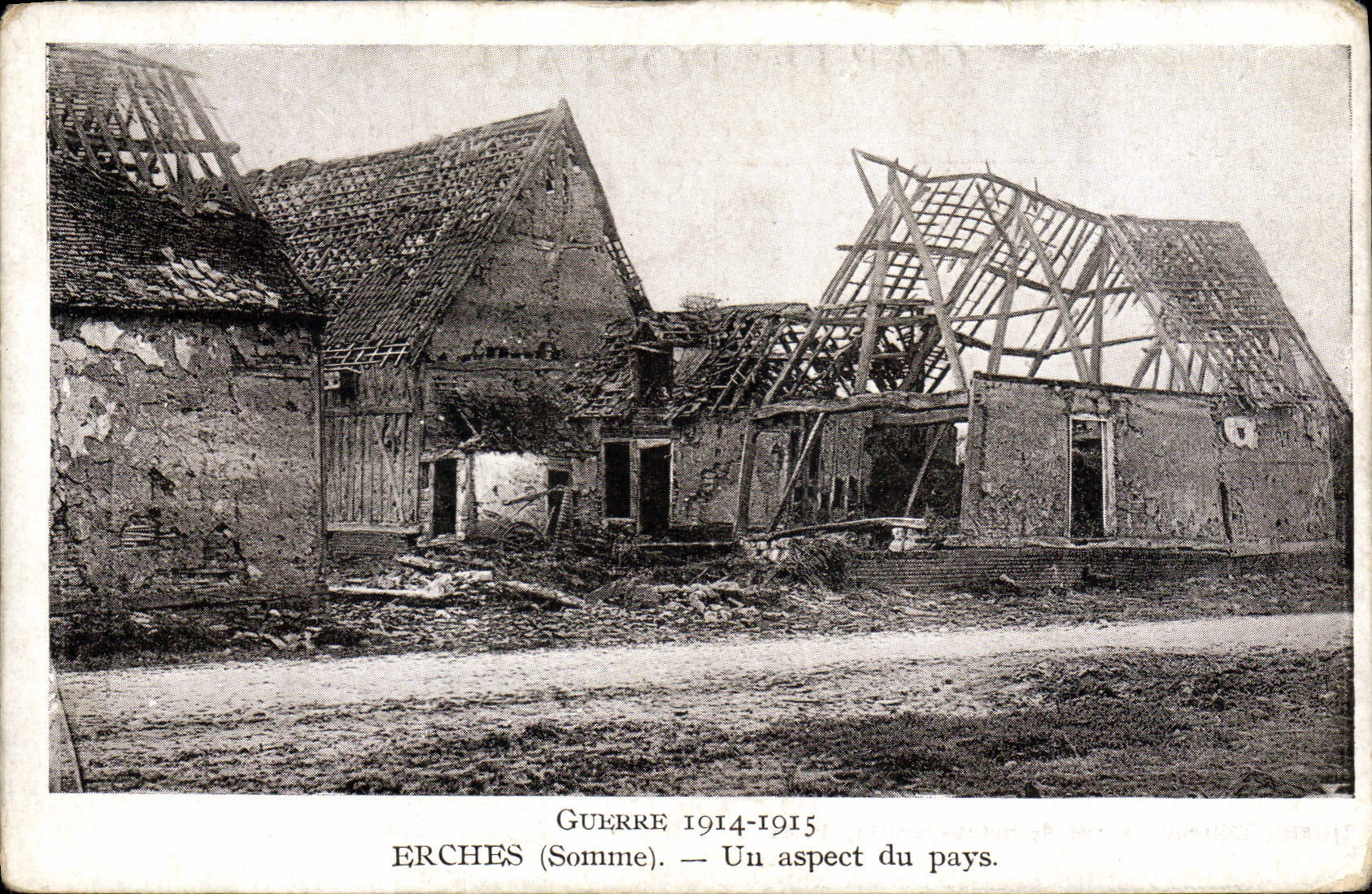 CPA Militaria Guerre 1914 1915 Eriches Somme un aspect du pays