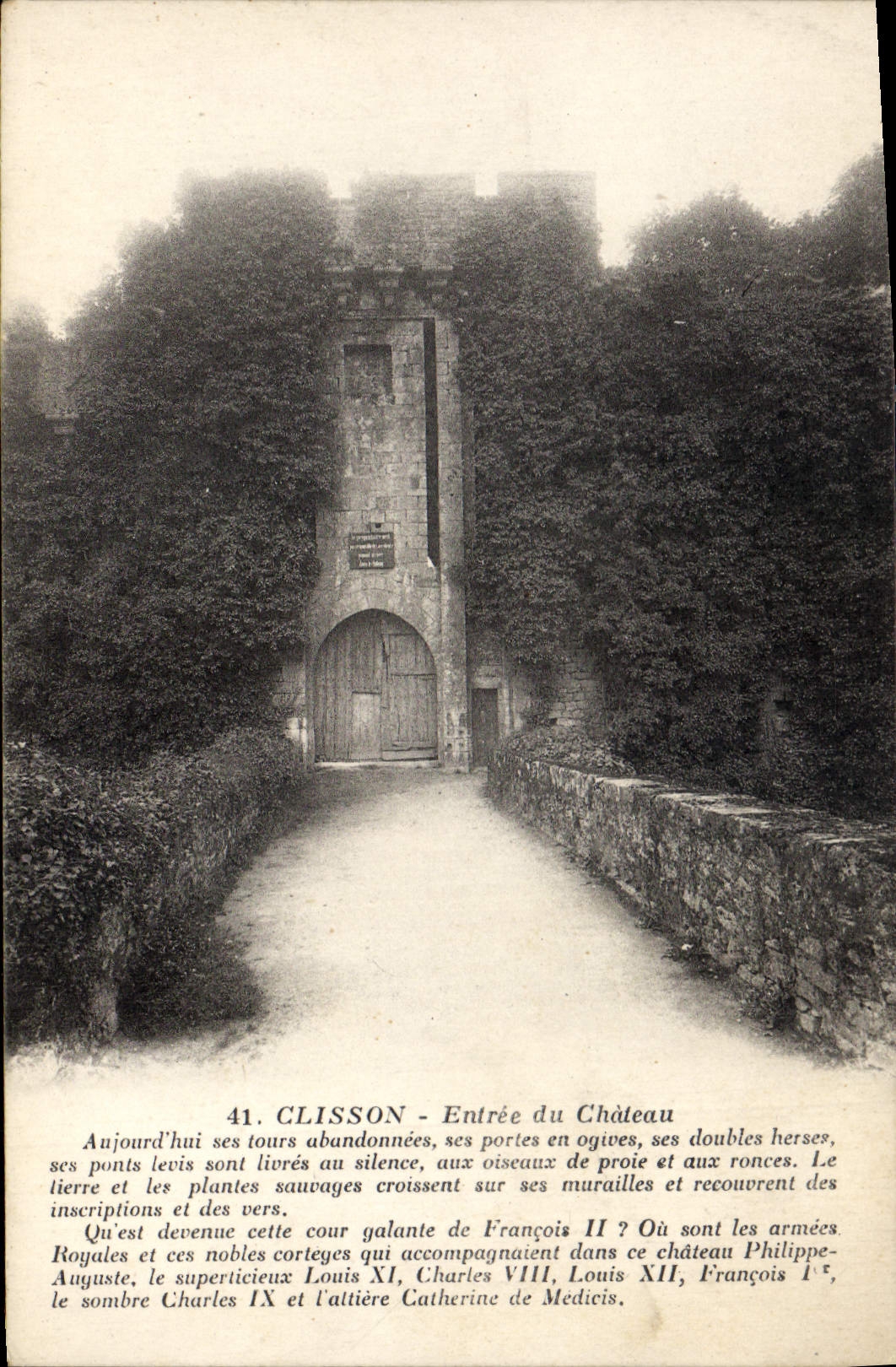CPA Clisson Entree du Chateau 