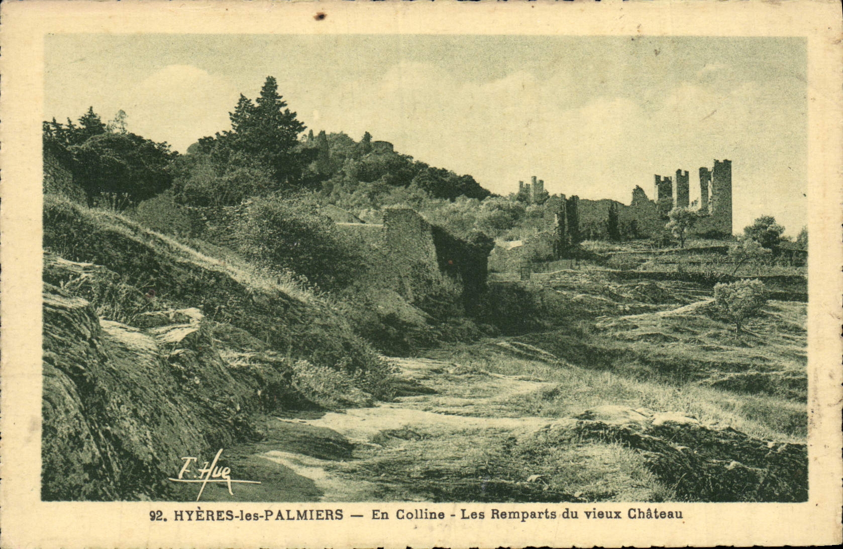 CPA Chateau Hyeres Les Palmiers En colline Les remparts du Vieux Chateau