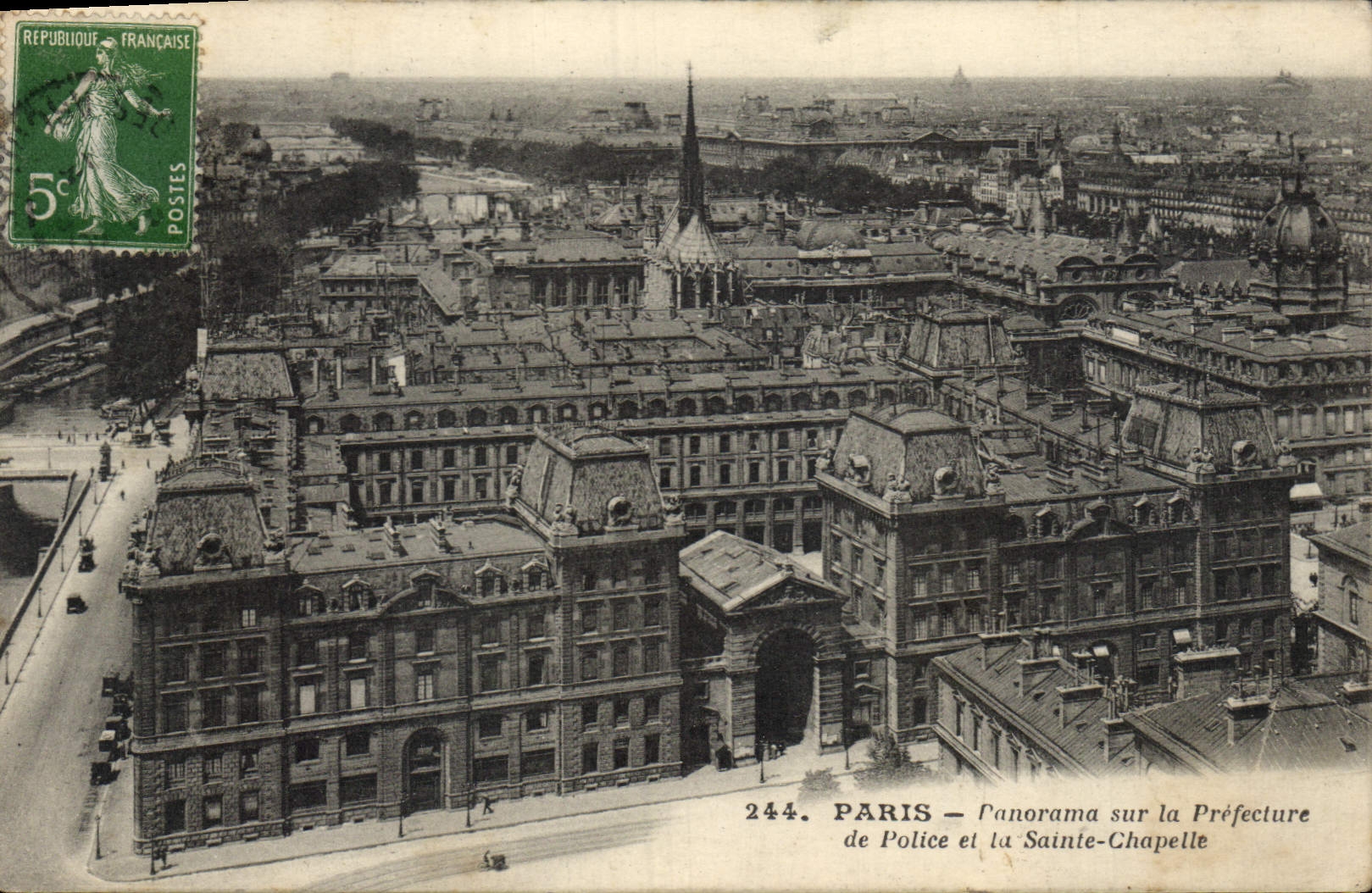CPA Paris Panorama sur la Prefecture de Police et la Sainte Chapelle