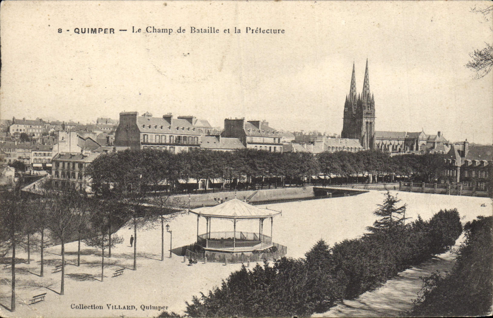 CPA Quimper Le champ de bataille et la Prefecture 