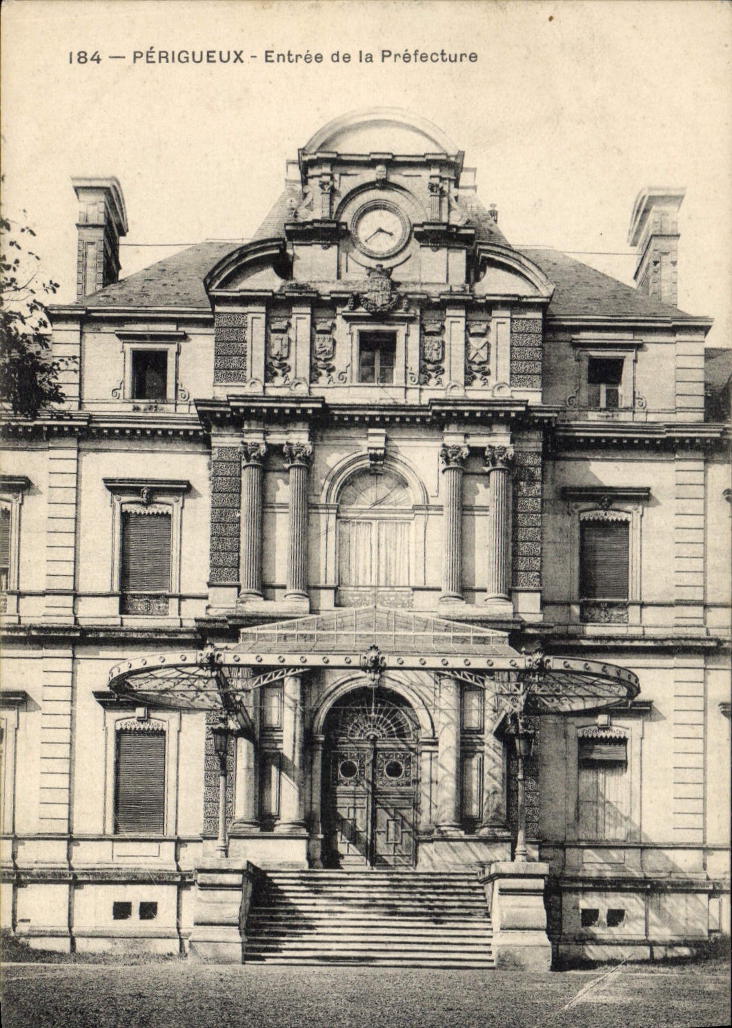 CPA Perigueux Entree de la Prefecture 