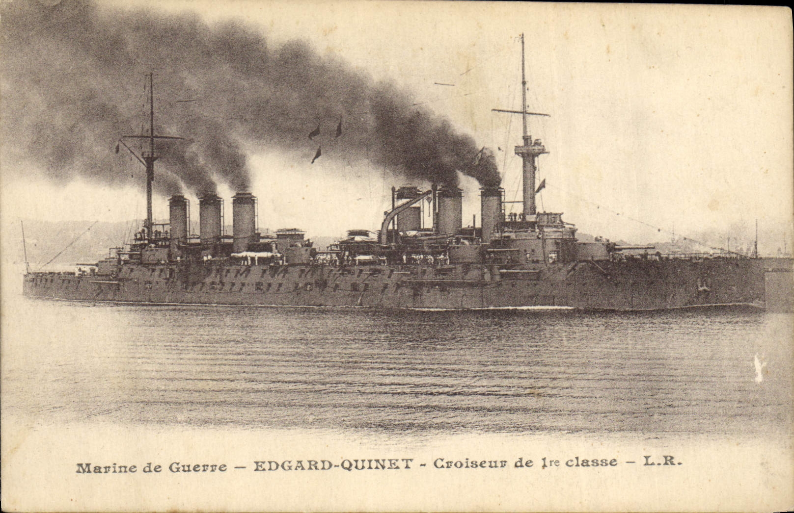 CPA Bateau de guerre Edgar Quinet Croiseur de 1ere classe