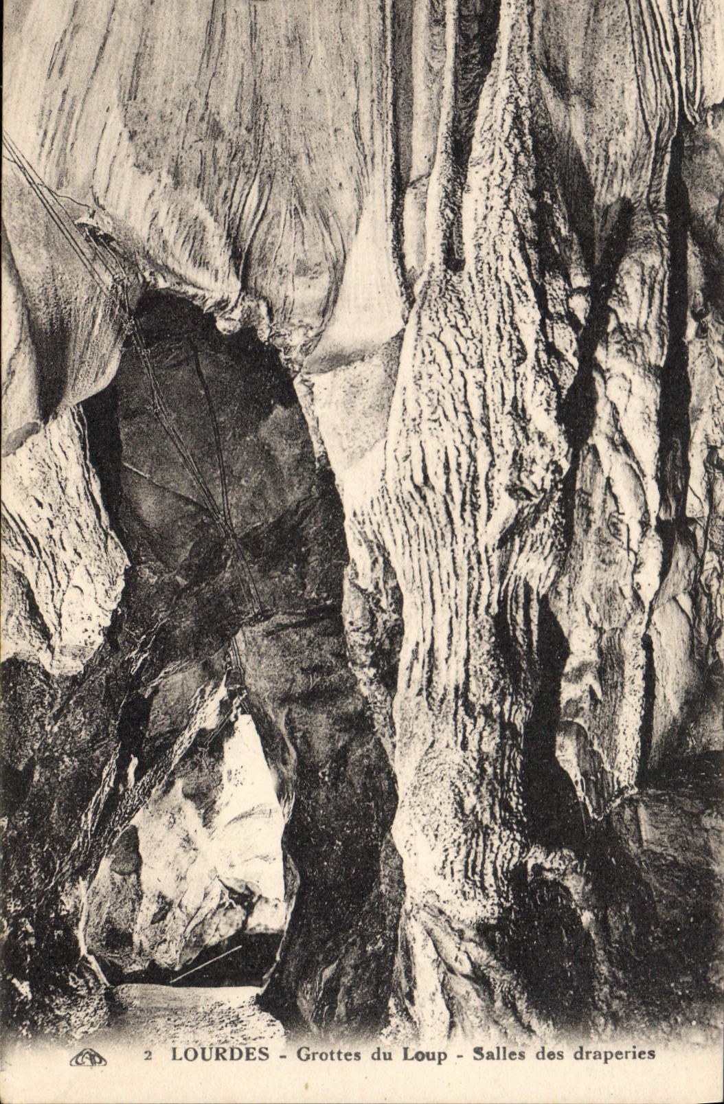 CPA Grotte Grottes du Loup Lourdes Salles des draperies