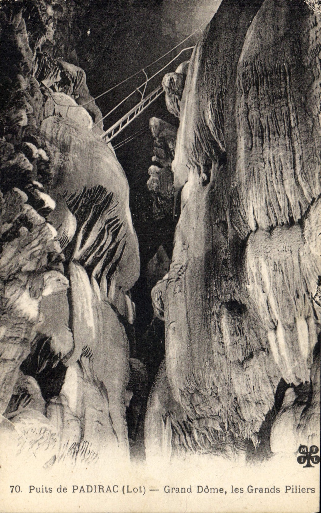 CPA Grotte Grottes Puits de Padirac Grand Dome Les Grands piliers