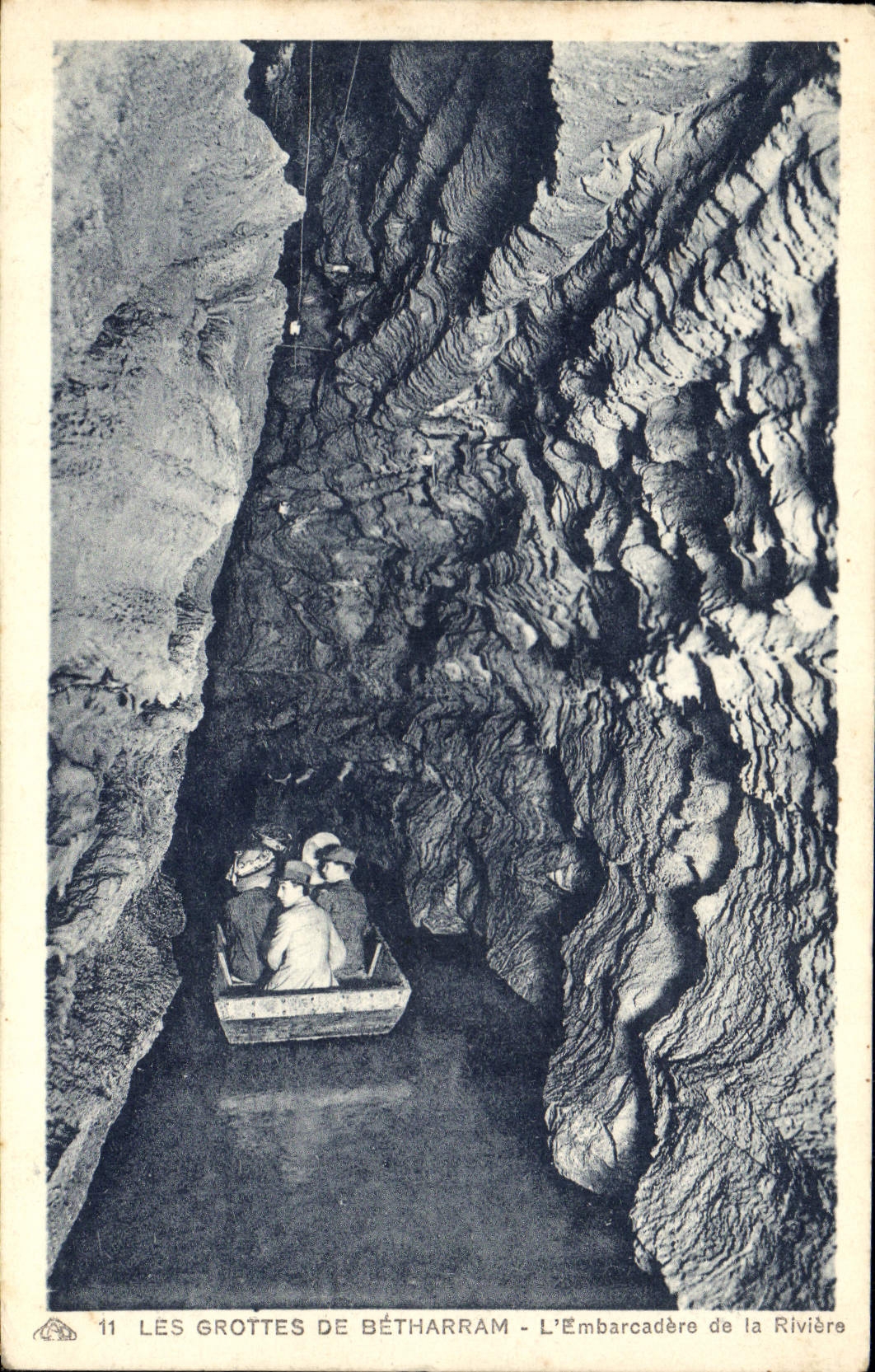 CPA Grotte Grottes de Betharram L'embarcadere de la riviere