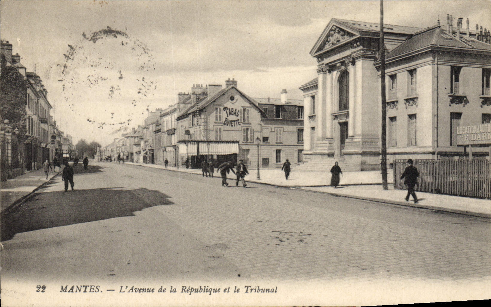 CPA Palais de justice Mantes L'avenue de la Republique et le Tribunal