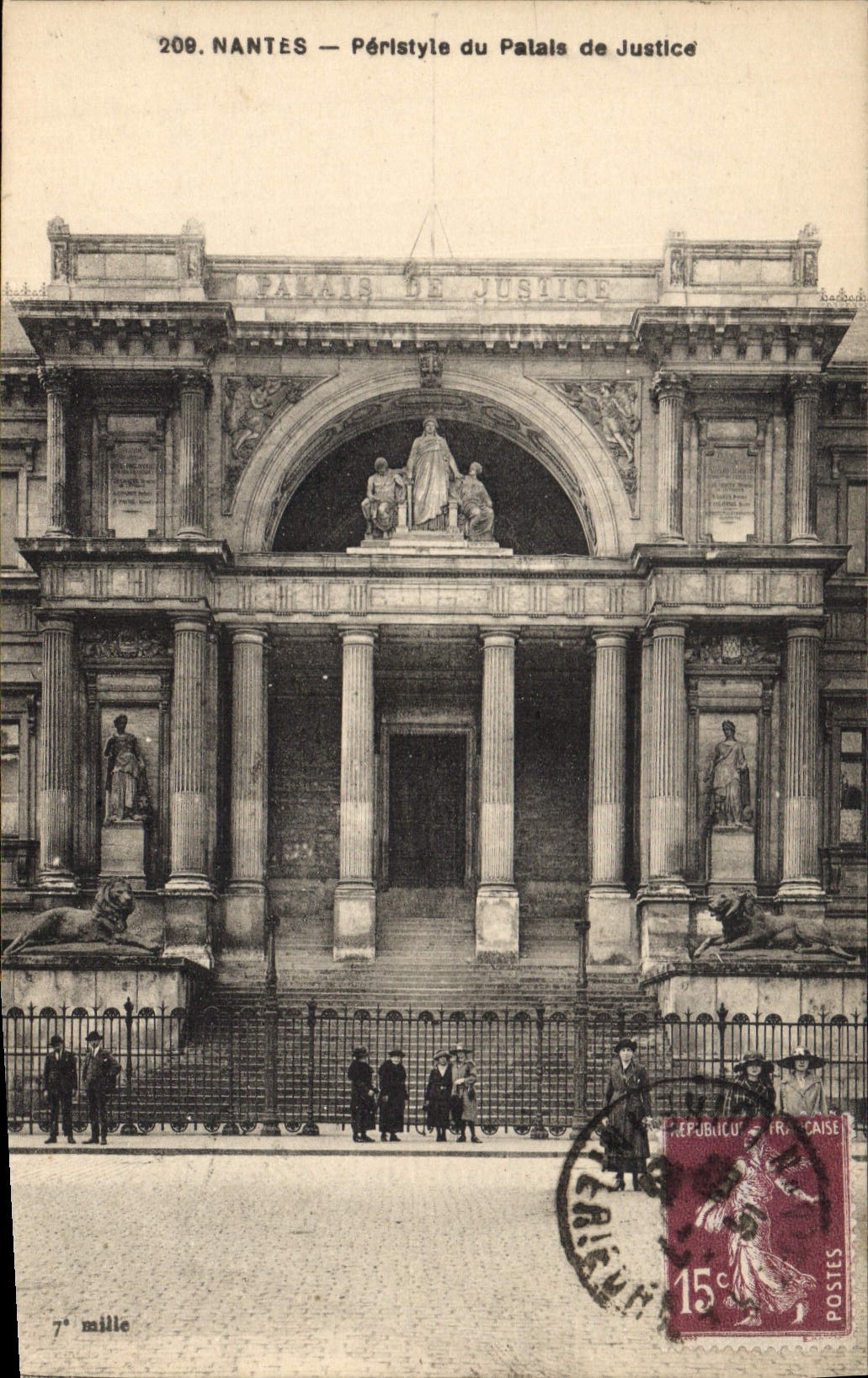 CPA Nantes Peristyle du Palais de justice