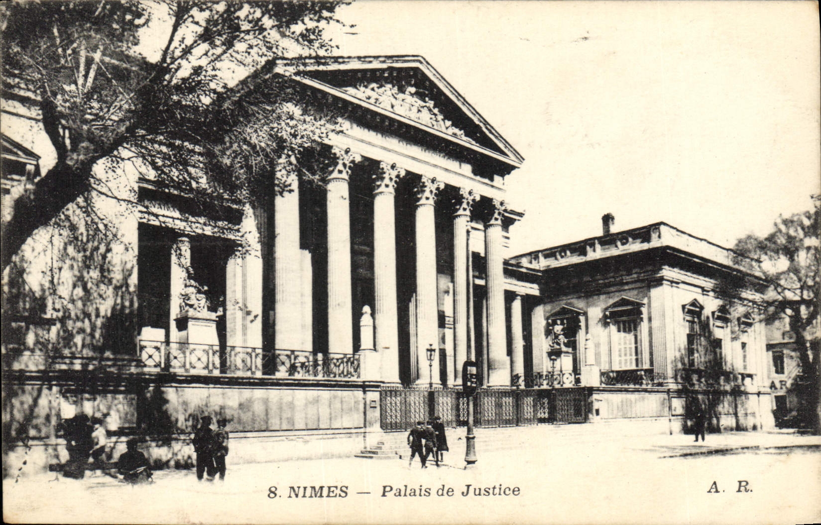 CPA Palais de justice Nimes