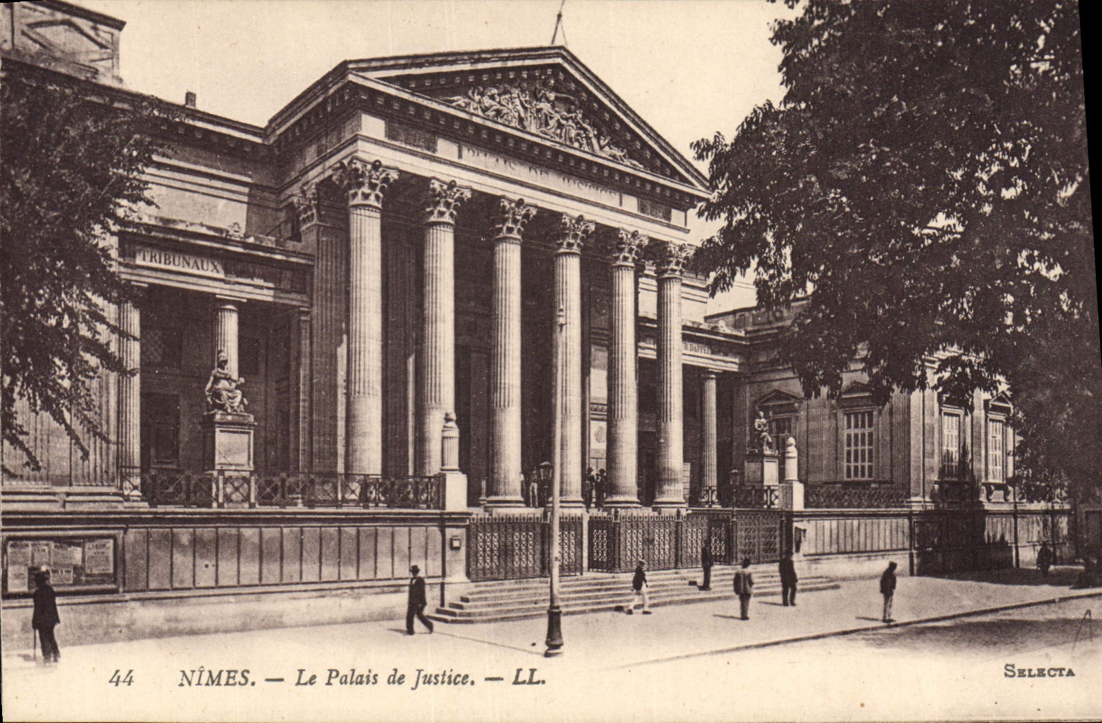 CPA Palais de justice Nimes 