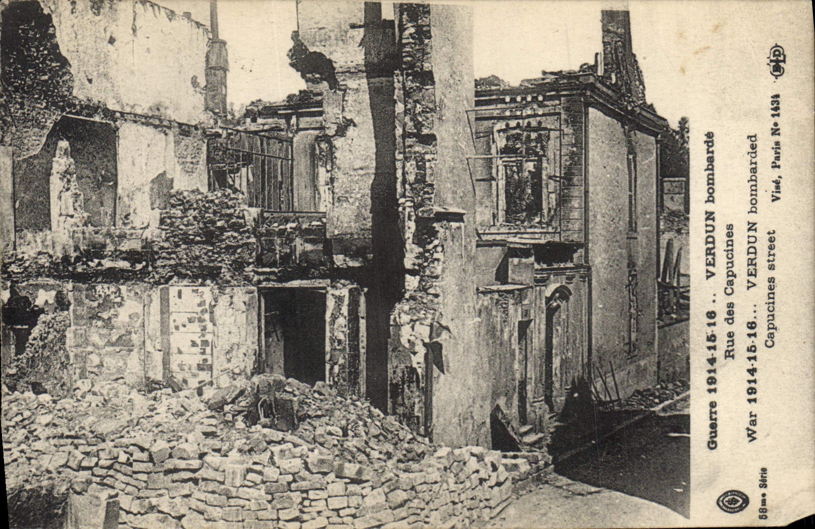 CPA Militaria Verdun bombarde Rue des Capucines