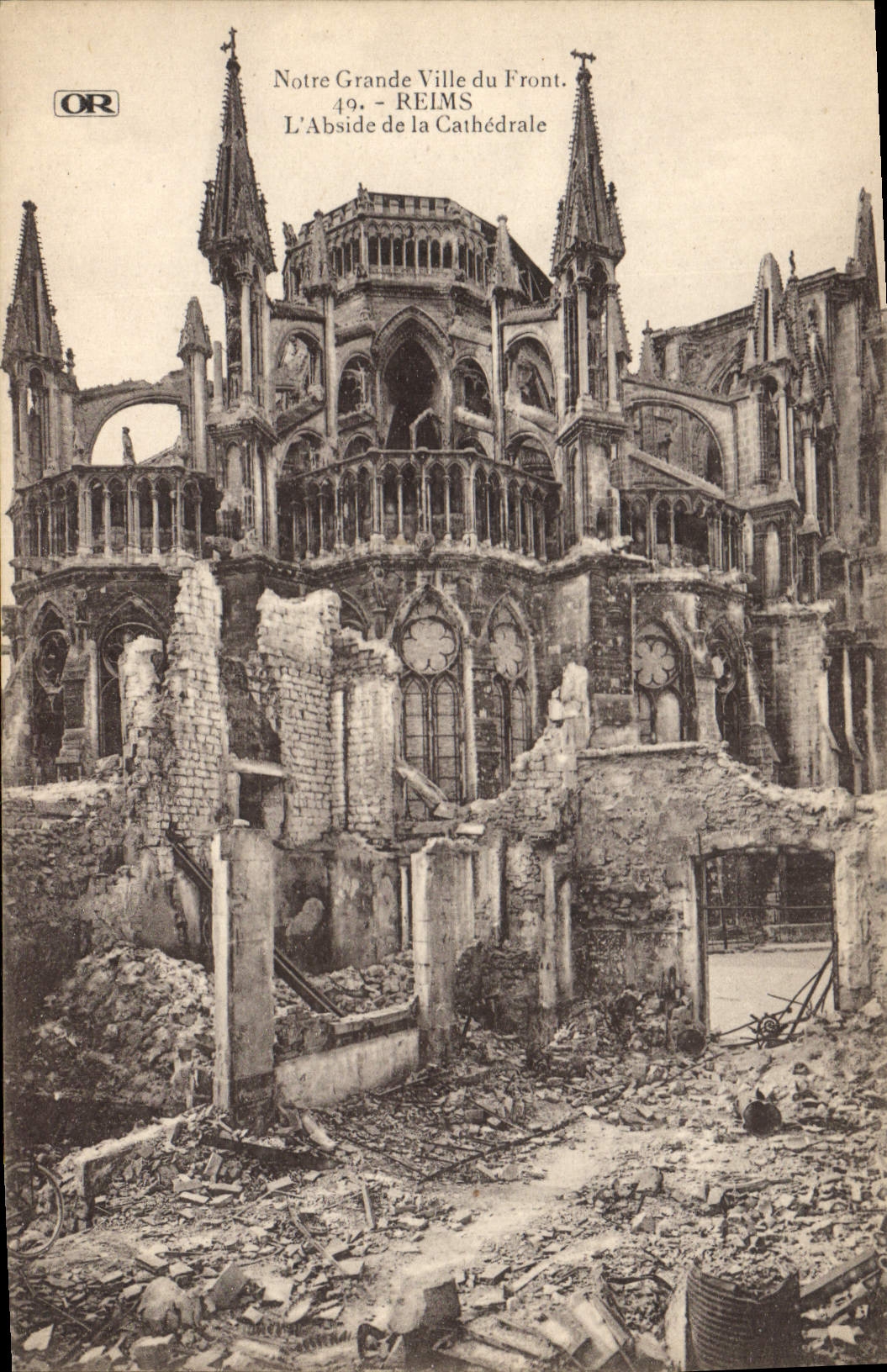 CPA Militaria Reims L'abside de la cathedrale