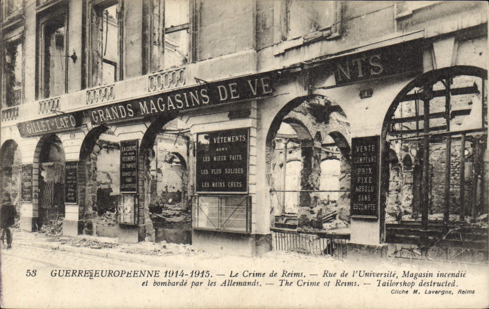 CPA Militaria Le crime de Reims Rue de l'Universite Magasin incendie et bombarde par les Allemands