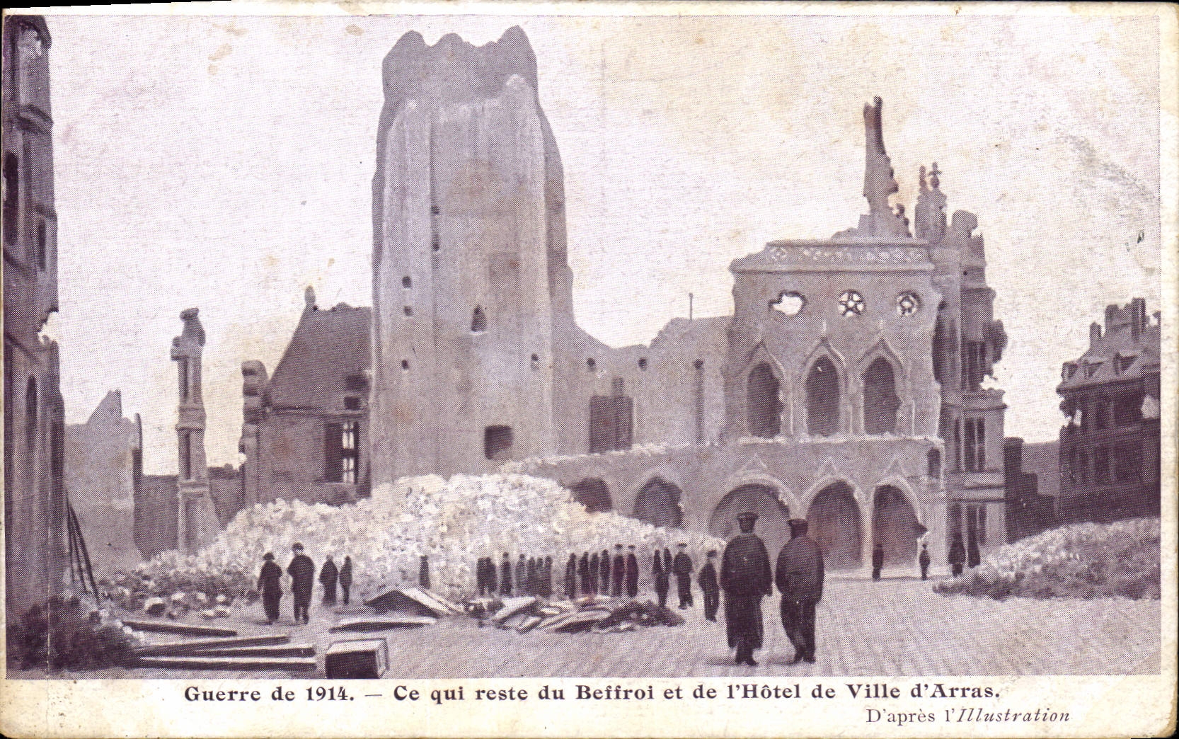 CPA Militaria Ce qui reste du beffroi et de l'Hotel de ville d'Arras