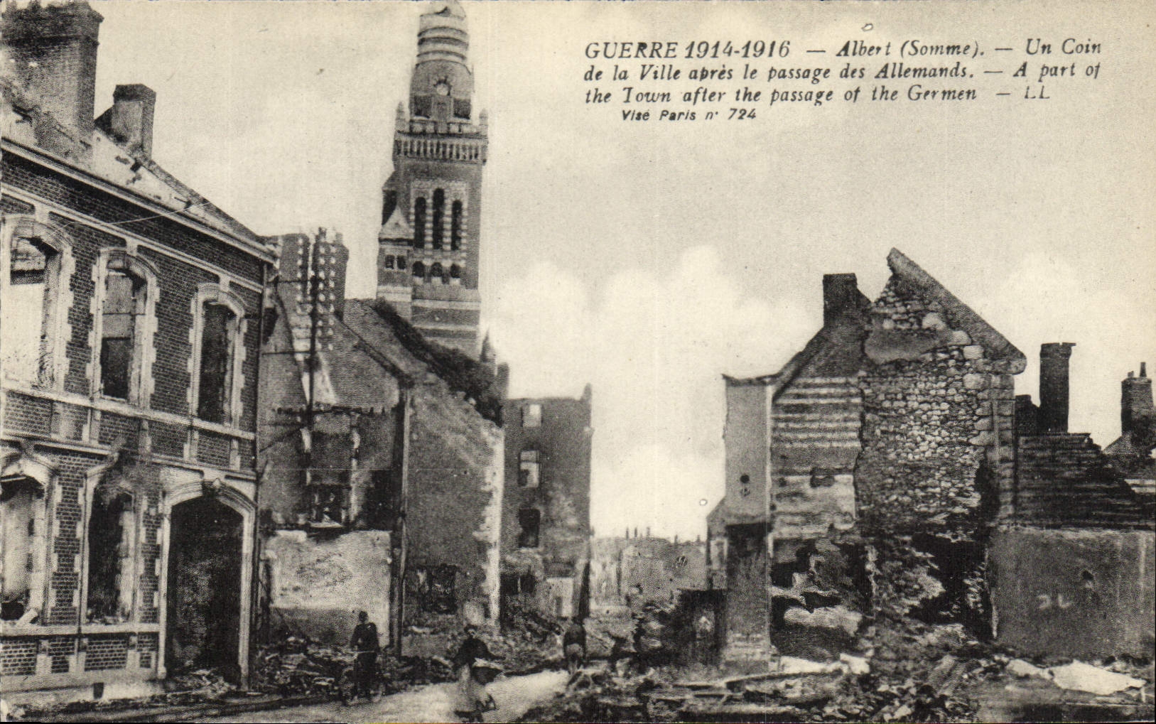 CPA Militaria Albert Un coin de la ville apres le passage des Allemands