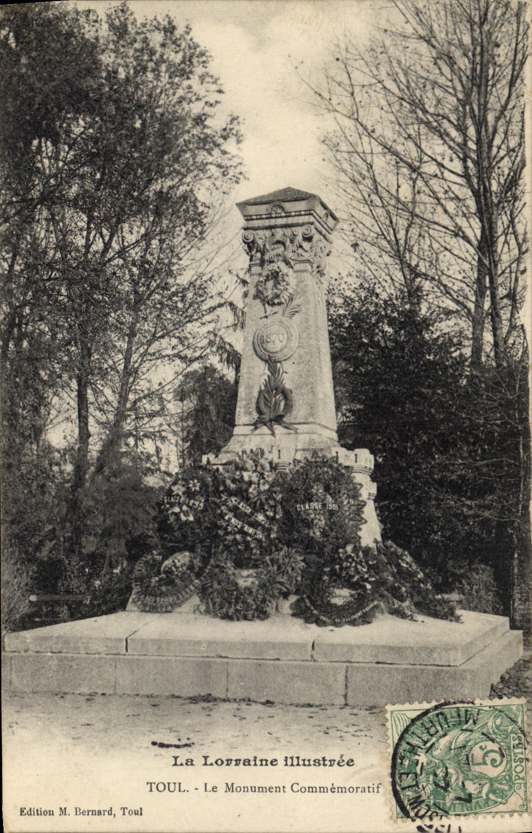 CPA Militaria Toul Le monument commemoratif