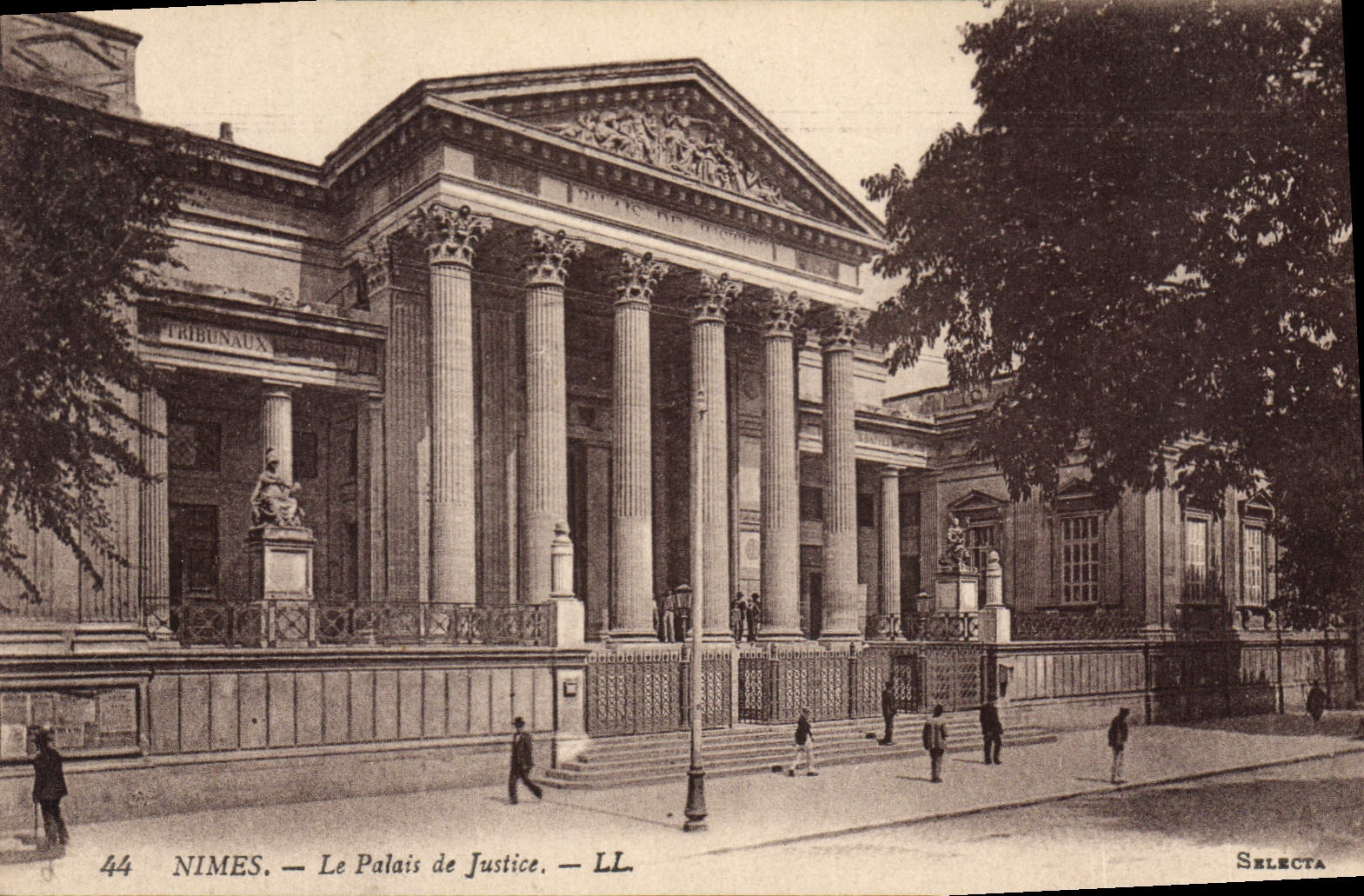CPA Palais de justice Nimes