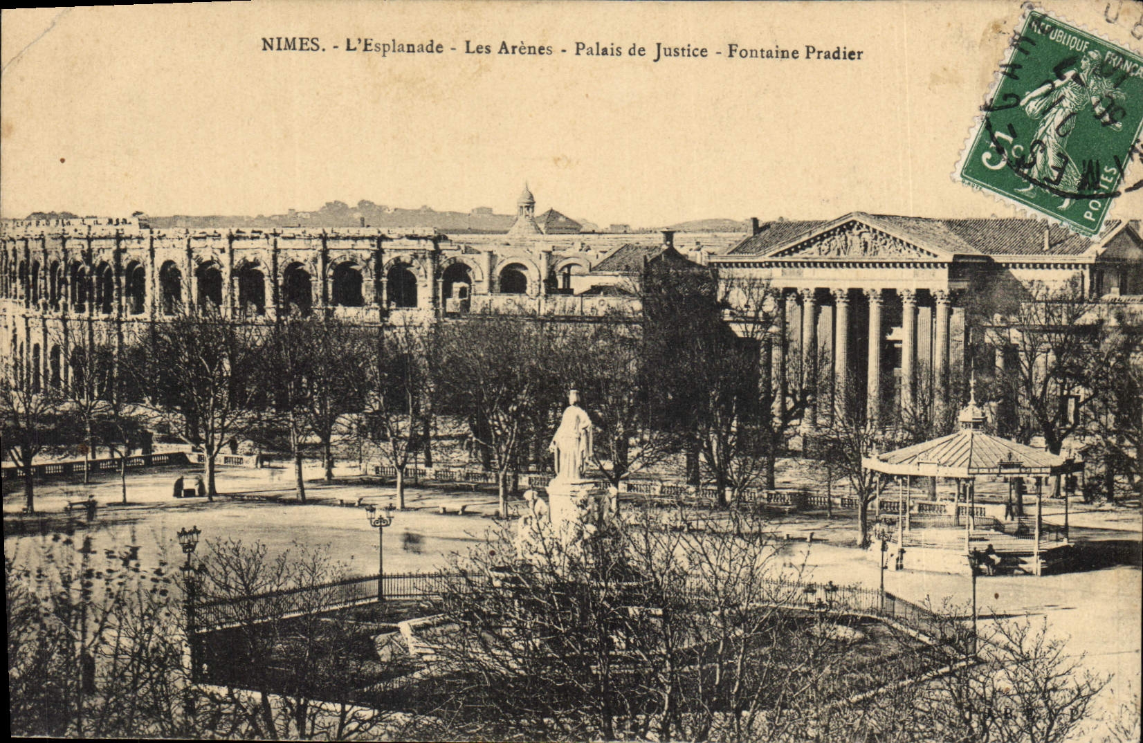 CPA Palais de justice Nimes L'esplanade Les arenes Fontaine Pradier