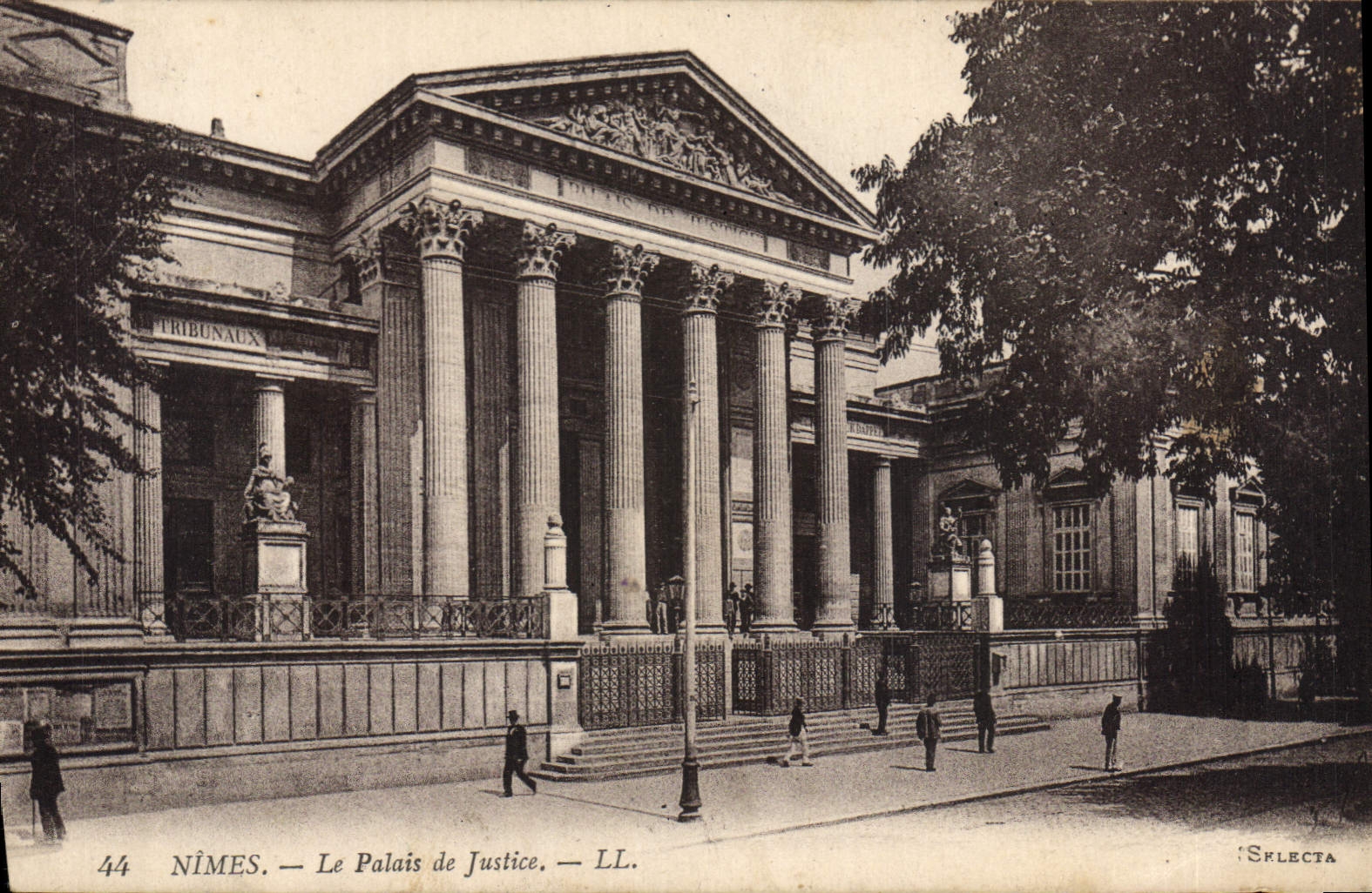 CPA Palais de justice Nimes