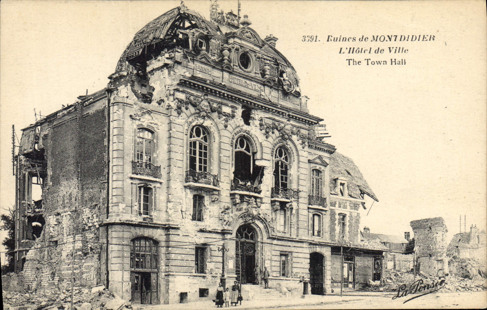 CPA Militaria Ruines de Montdidier L'hotel de ville