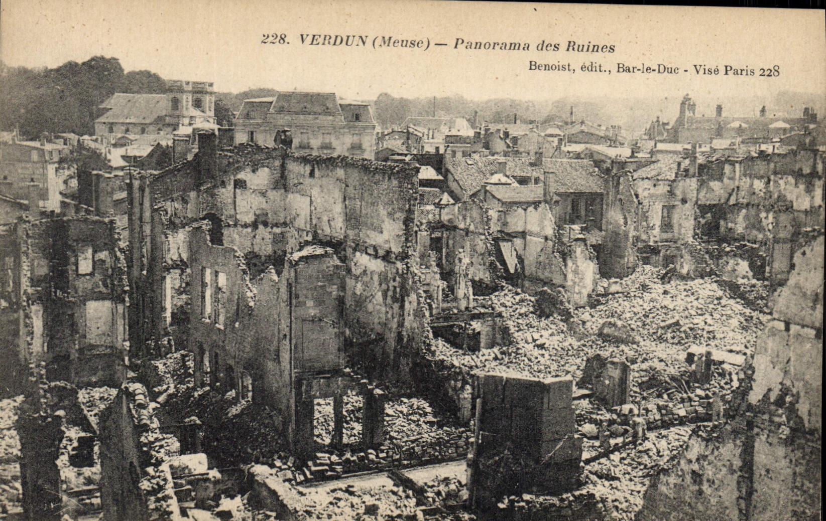 CPA Militaria Verdun Panorama des ruines