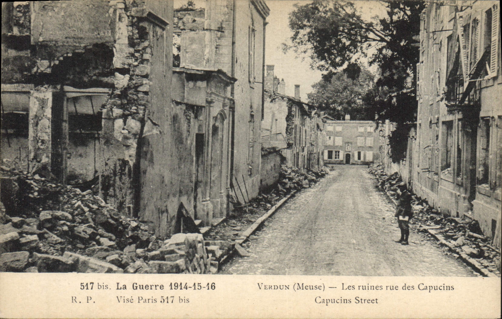 CPA Militaria Verdun Les ruines rue des Capucins 