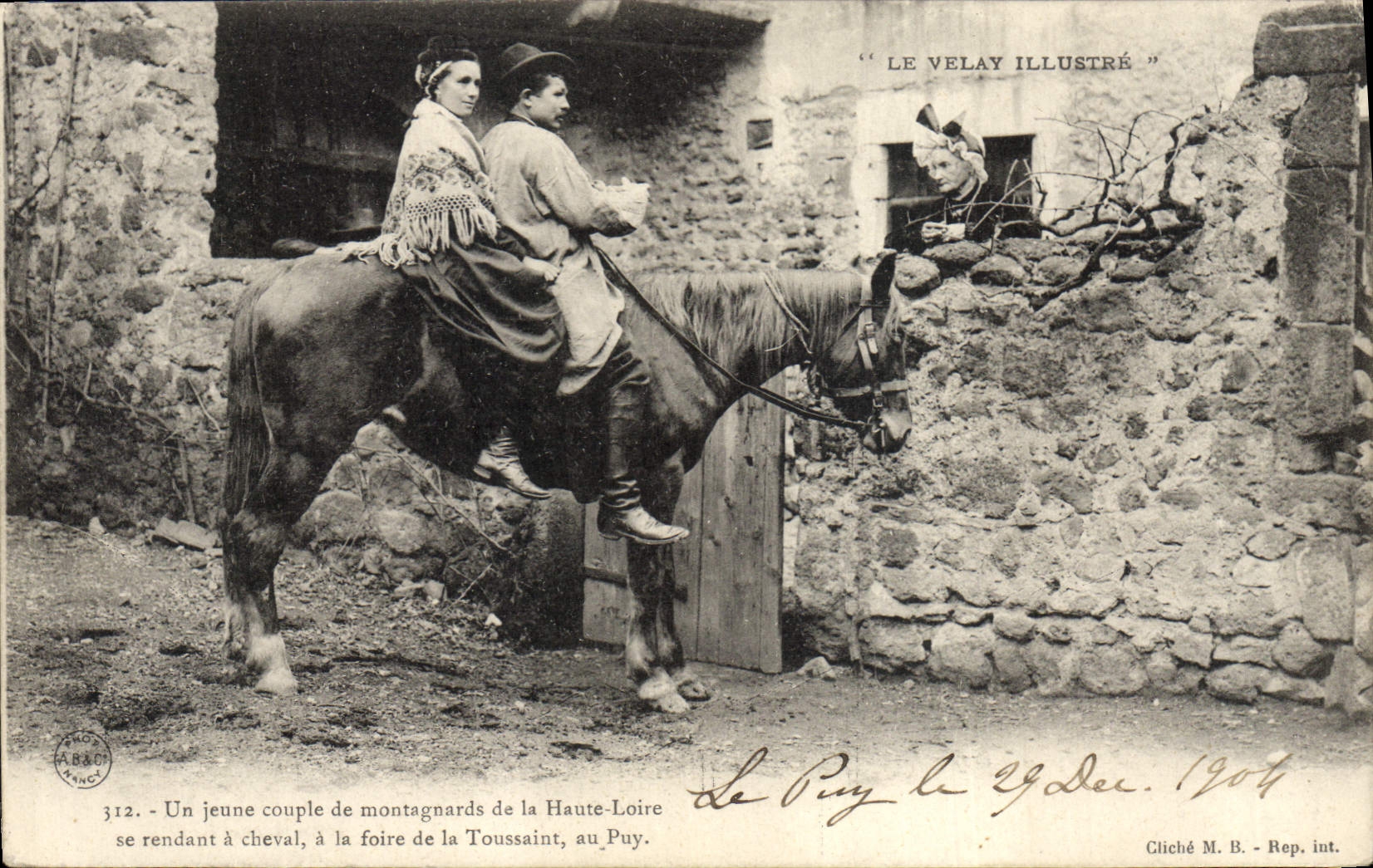 CPA Folklore le Velay Cheval