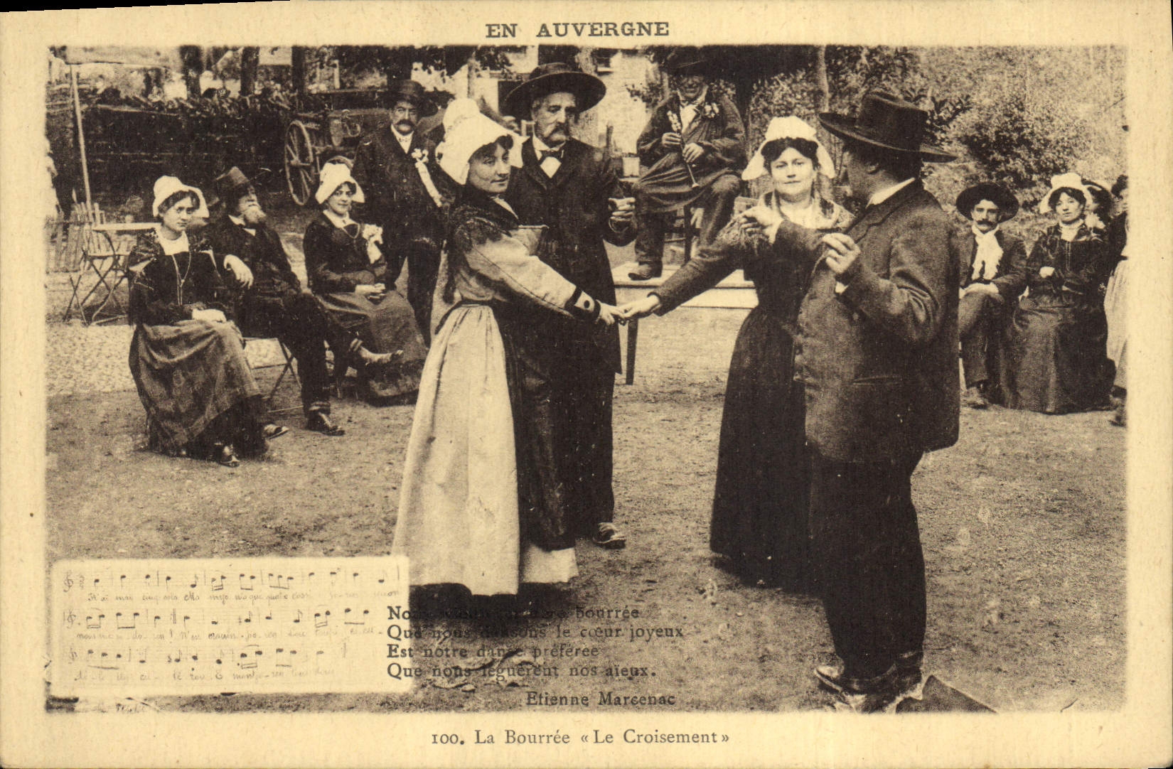 CPA Folklore Auvergne La bourree Le croisement