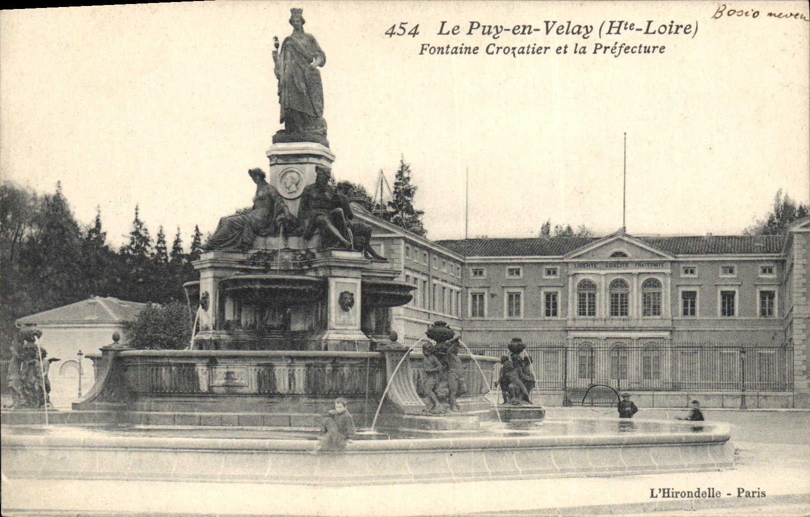 CPA Le Puy en Velay Fontaine Crozatier et la Prefecture