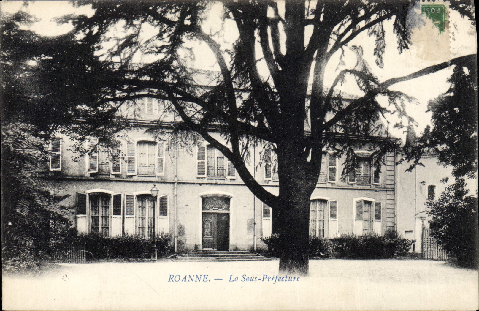 CPA Roanne La Sous Prefecture 