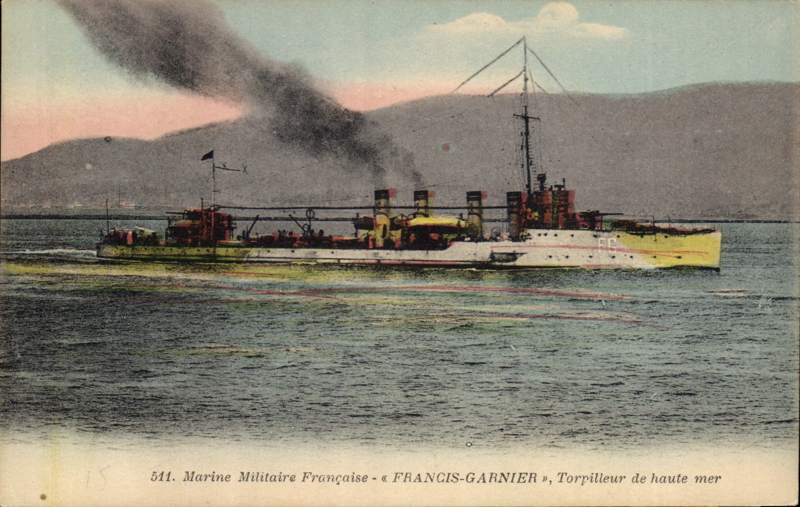 CPA Bateau de Guerre Francis Garnier Torpilleur en haute mer