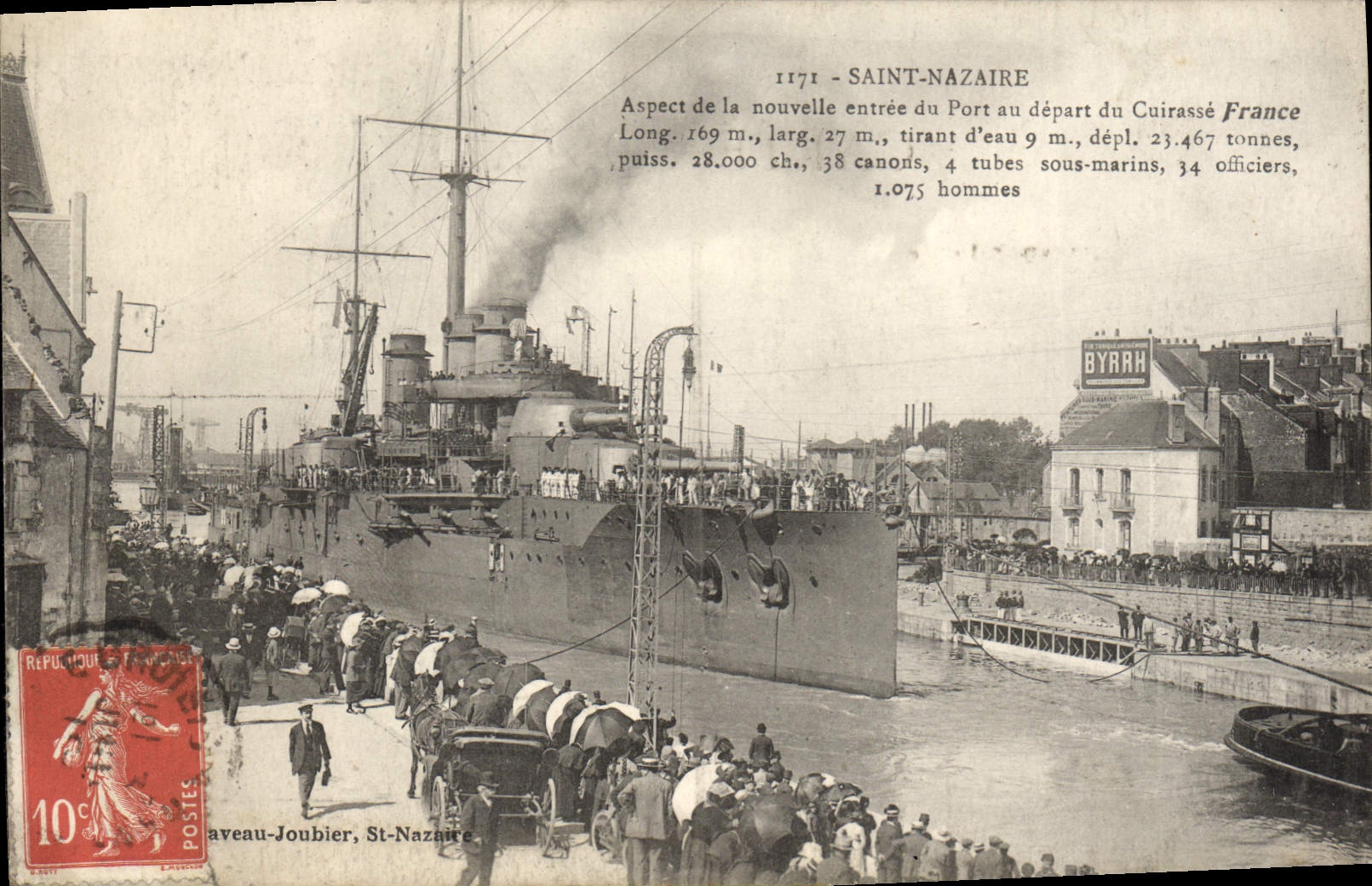CPA Bateau de Guerre Saint Nazaire Aspect de la nouvelle entree du port au depart du Cuirasse France