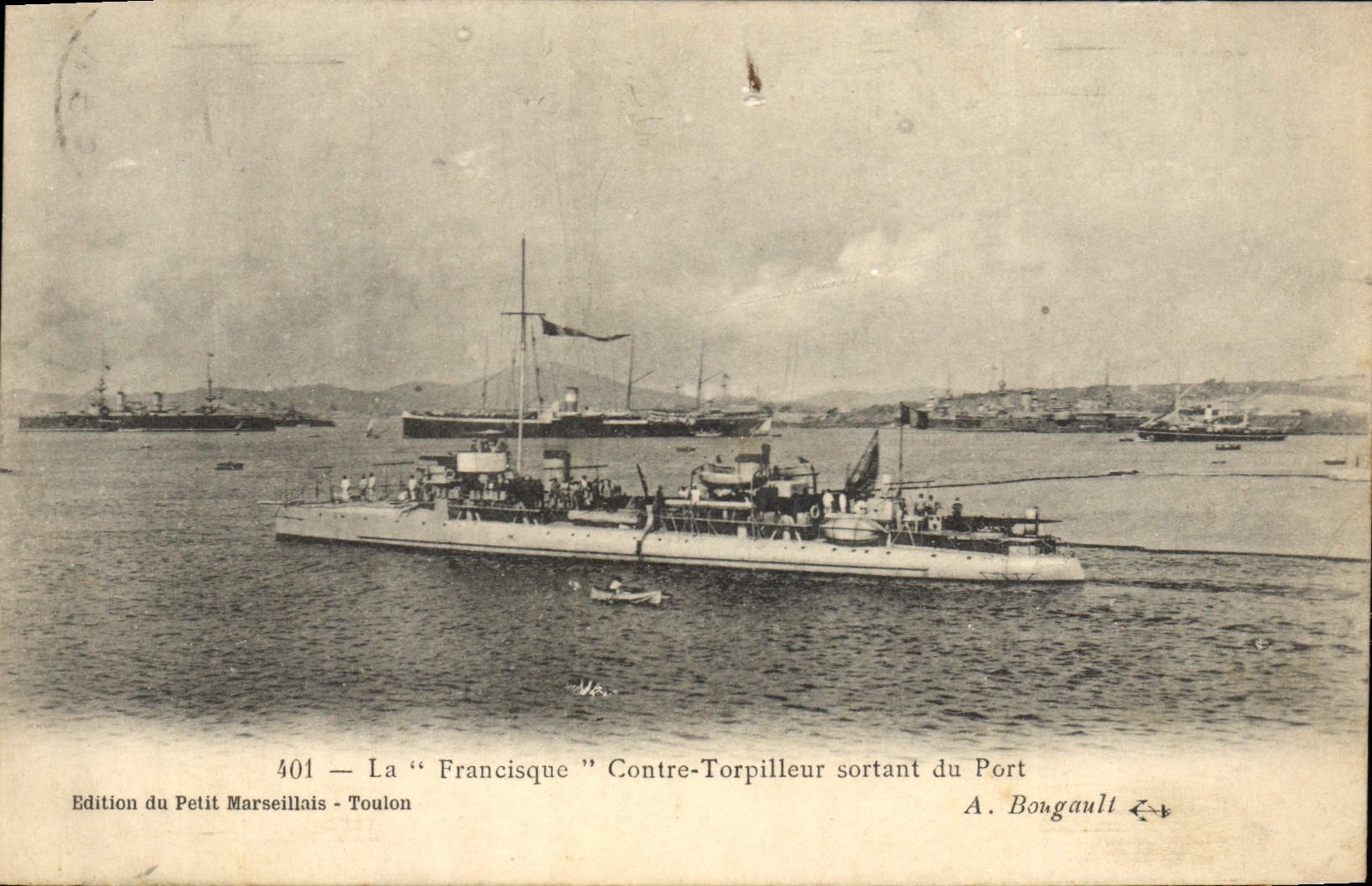 CPA Bateau de Guerre Le Francisque Contre torpilleur sortant du port