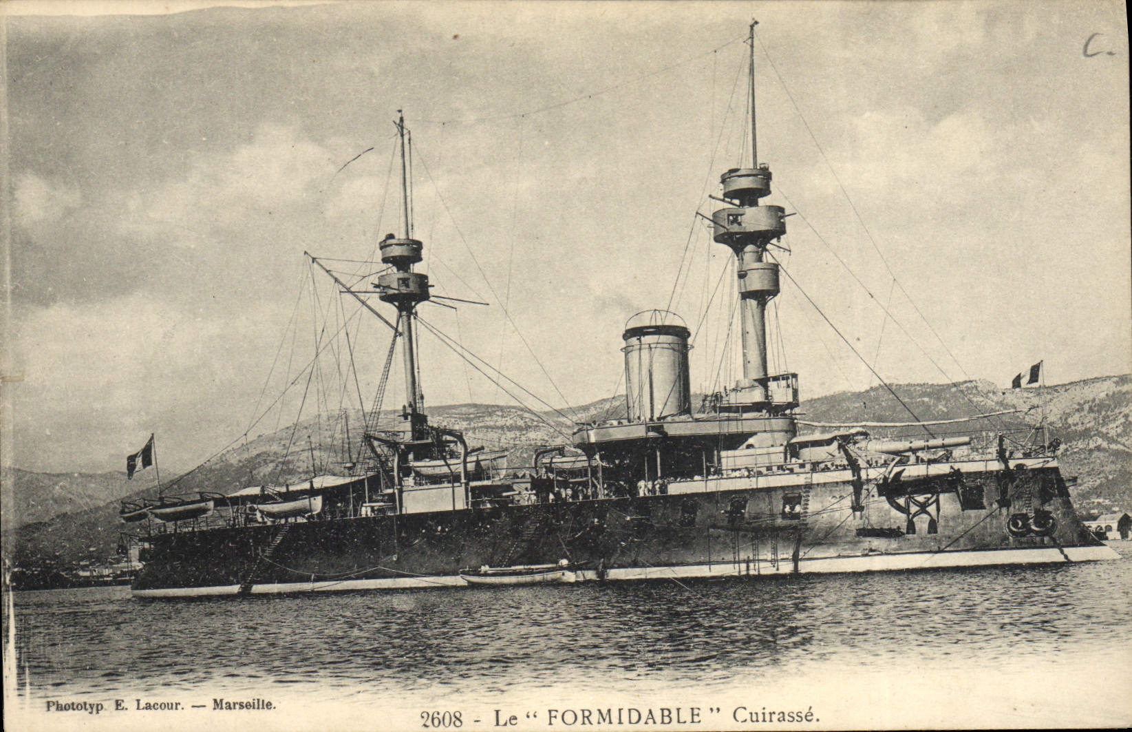 CPA Bateau de Guerre Le Formidable Cuirasse