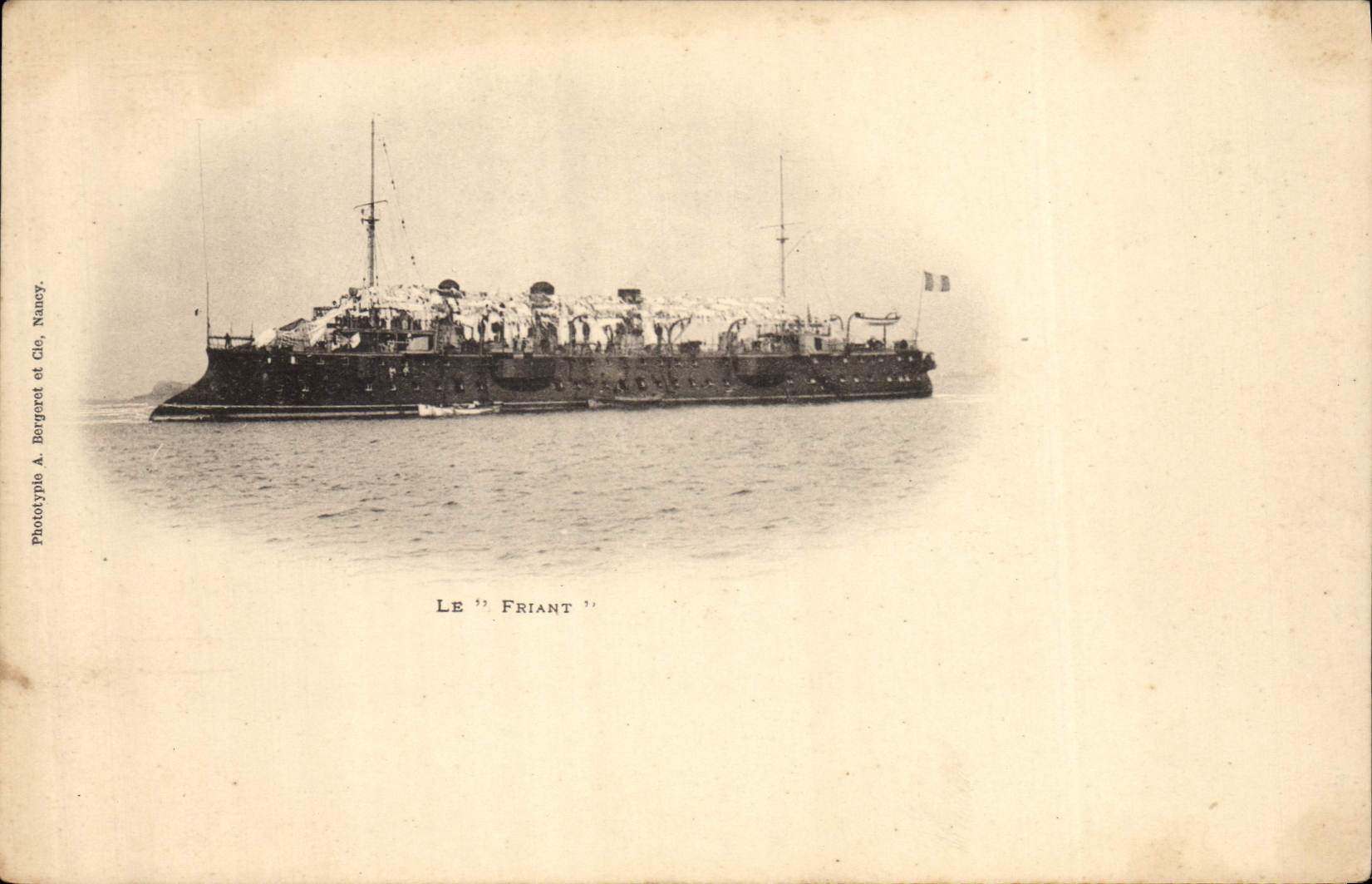CPA Bateau de Guerre Le Friant