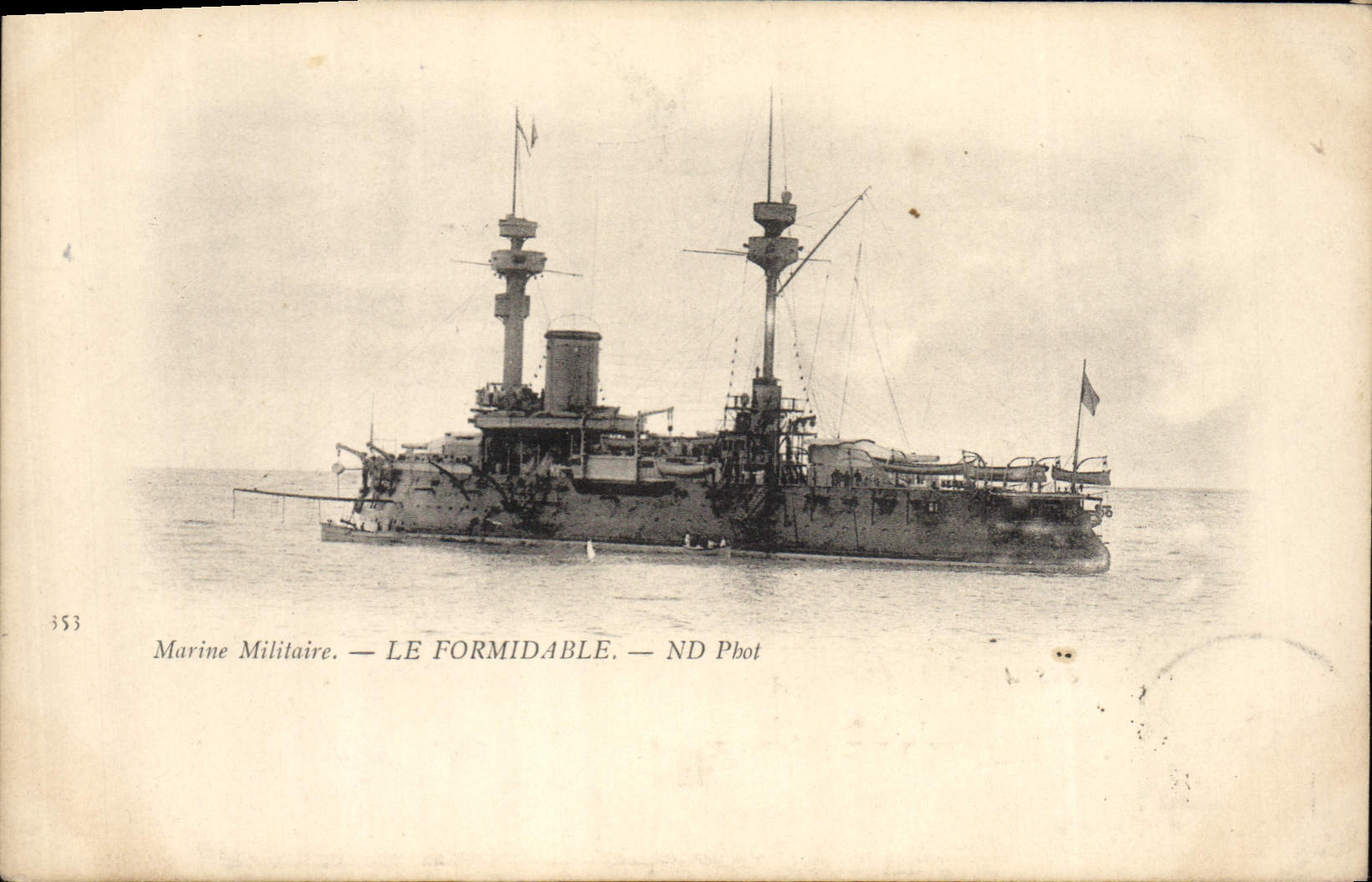 CPA Bateau de Guerre Le Formidable