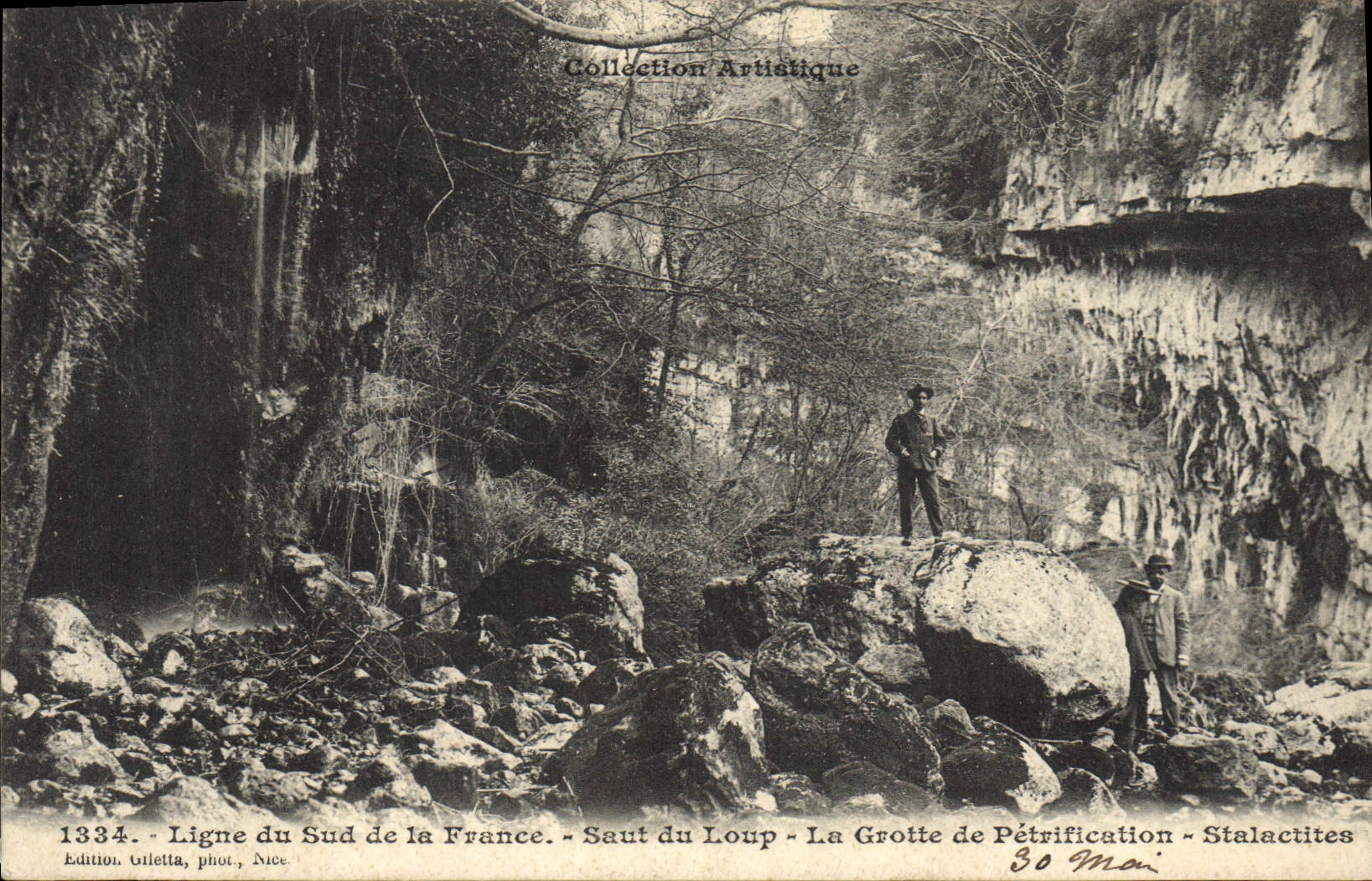 CPA Grotte Grottes Saut du Loup La grotte de petrification Stalactites