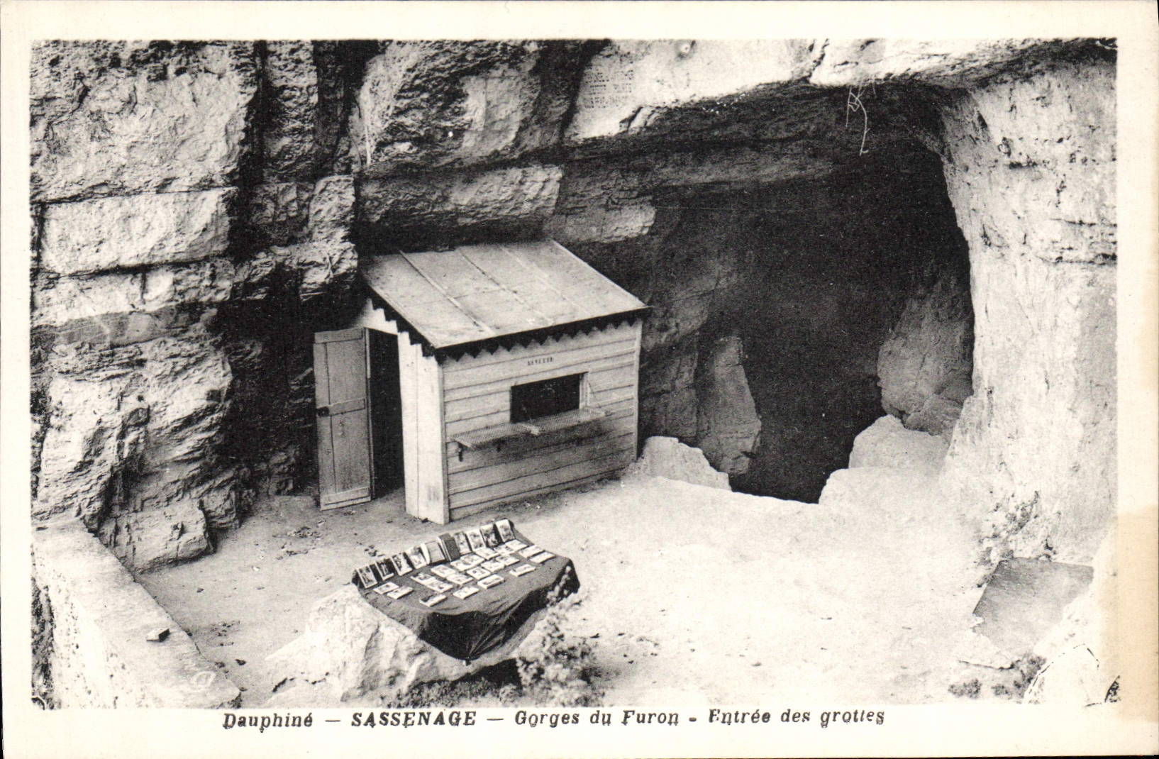 CPA Grotte Grottes Sassenage Gorges de Furon Entree des grottes