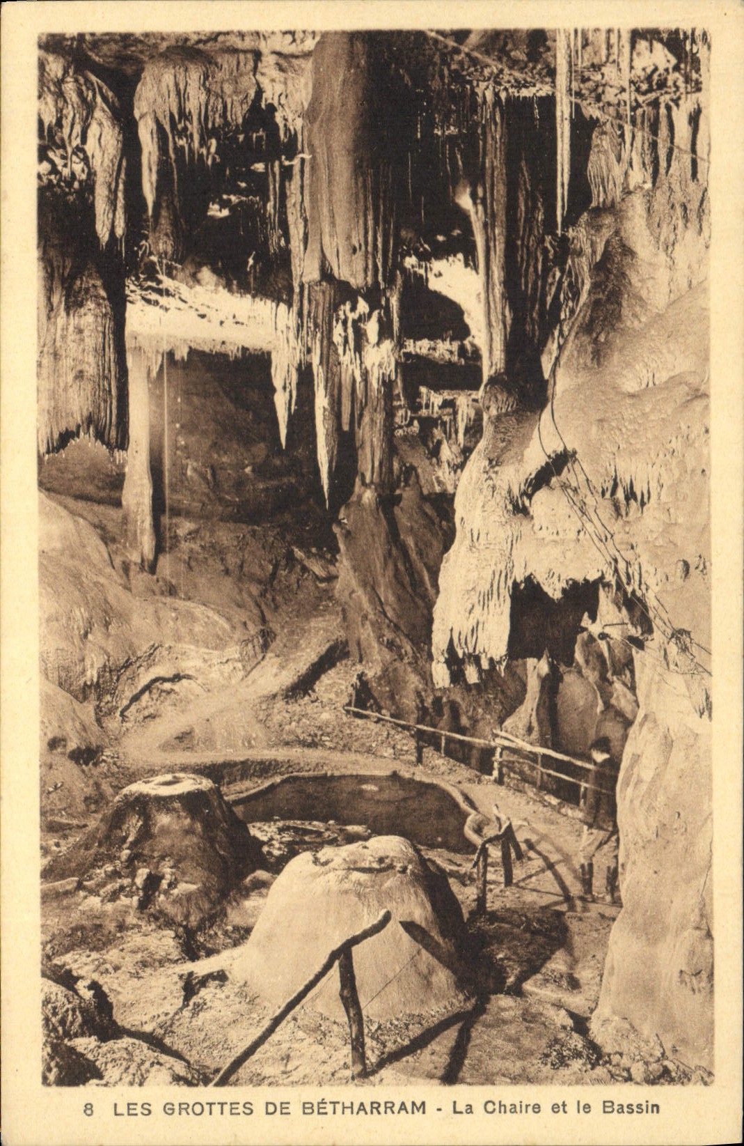 CPA Grotte Grottes de Betharram La chaire et le bassin