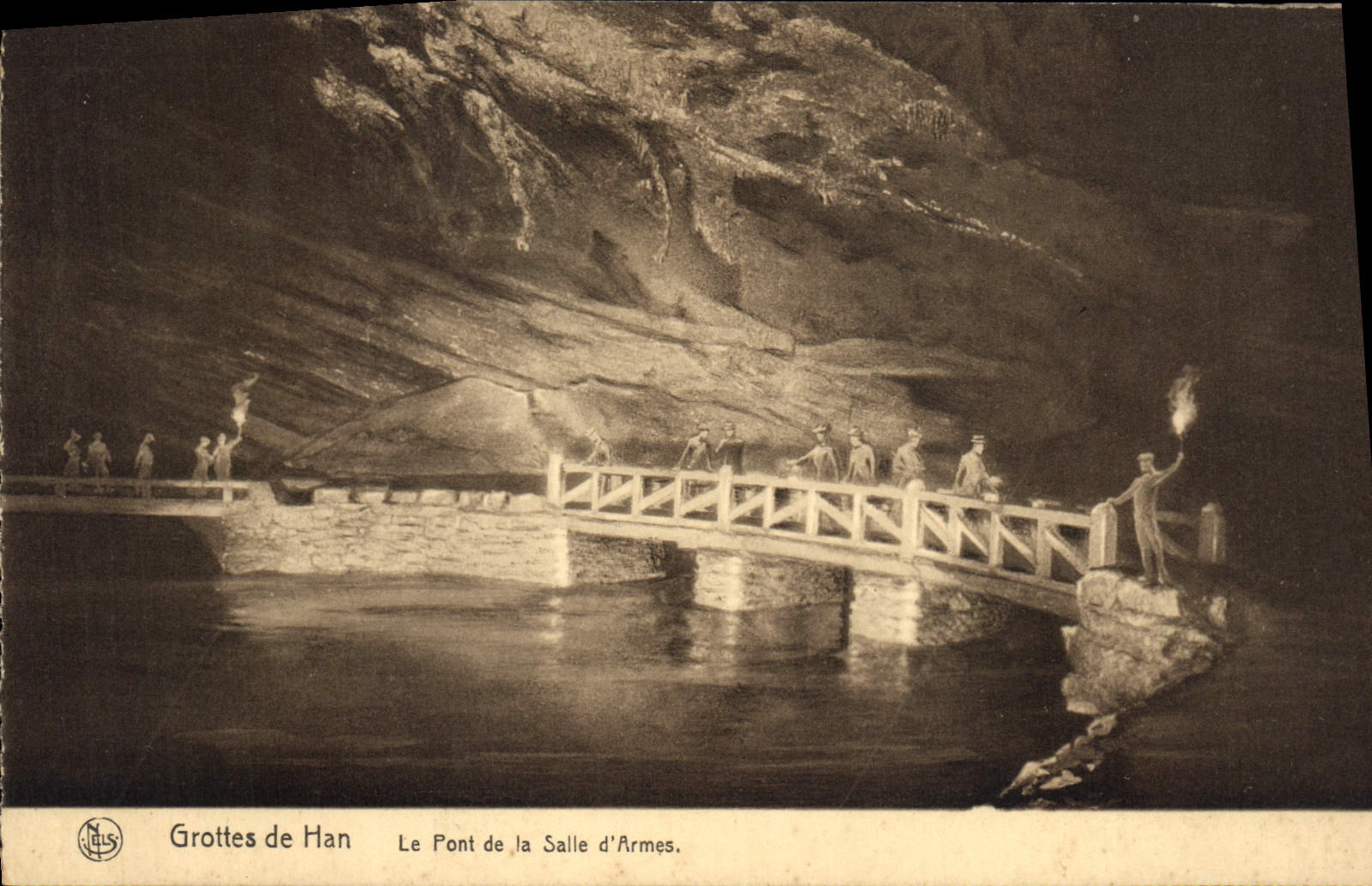 CPA Grotte Grottes de Han Le pont de la salle d'armes