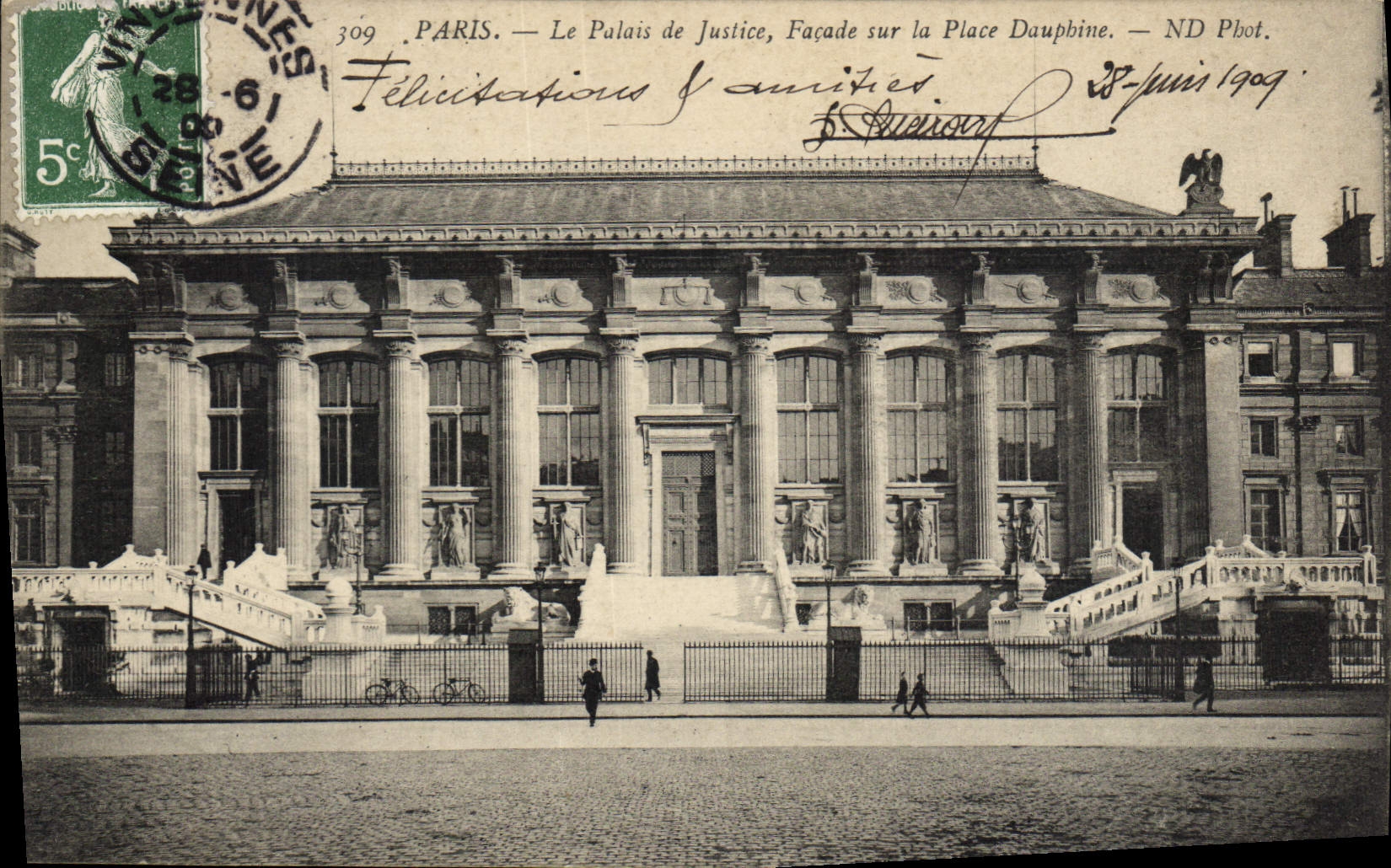CPA Palais de Justice Facade sur la Place Dauphine