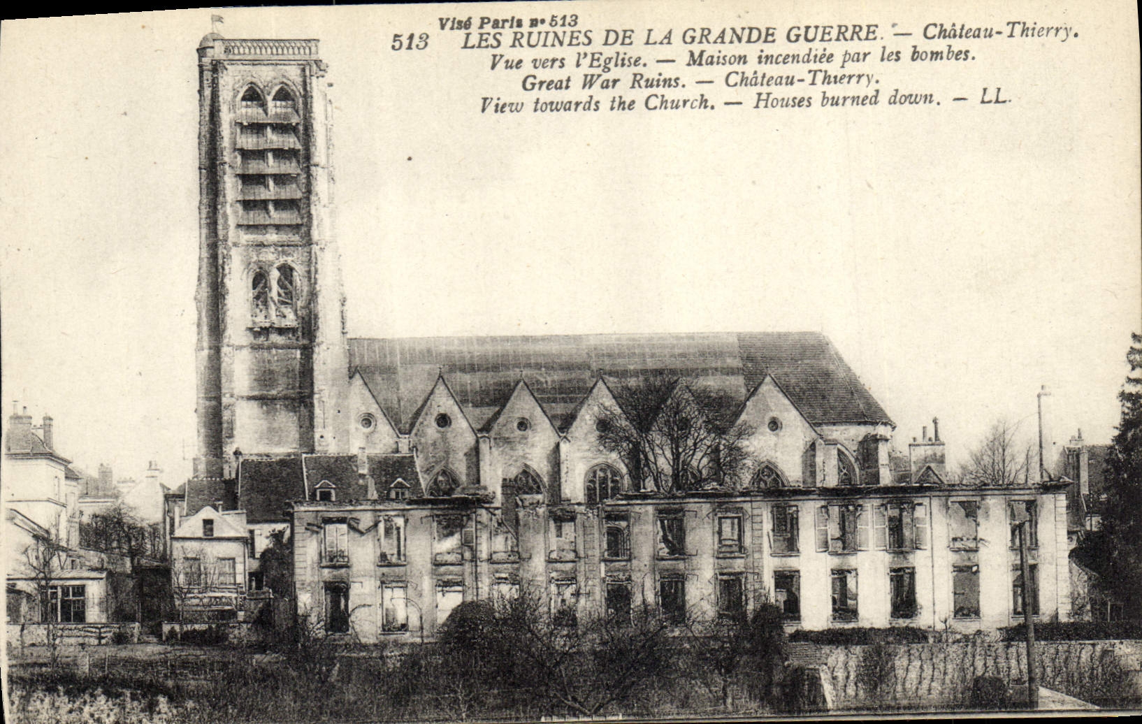 CPA Militaria Chateau Thierry Vue vers l'eglise Maison incendiee par les bombes