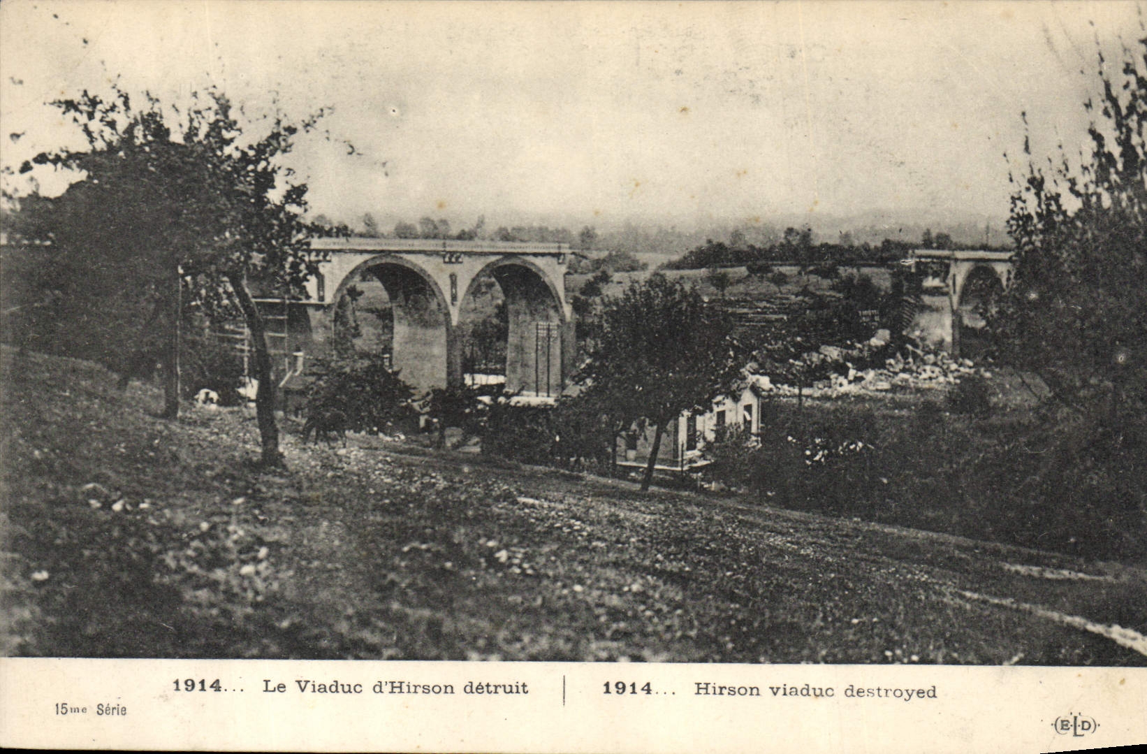 CPA Militaria Le viaduc d'Hirson detruit