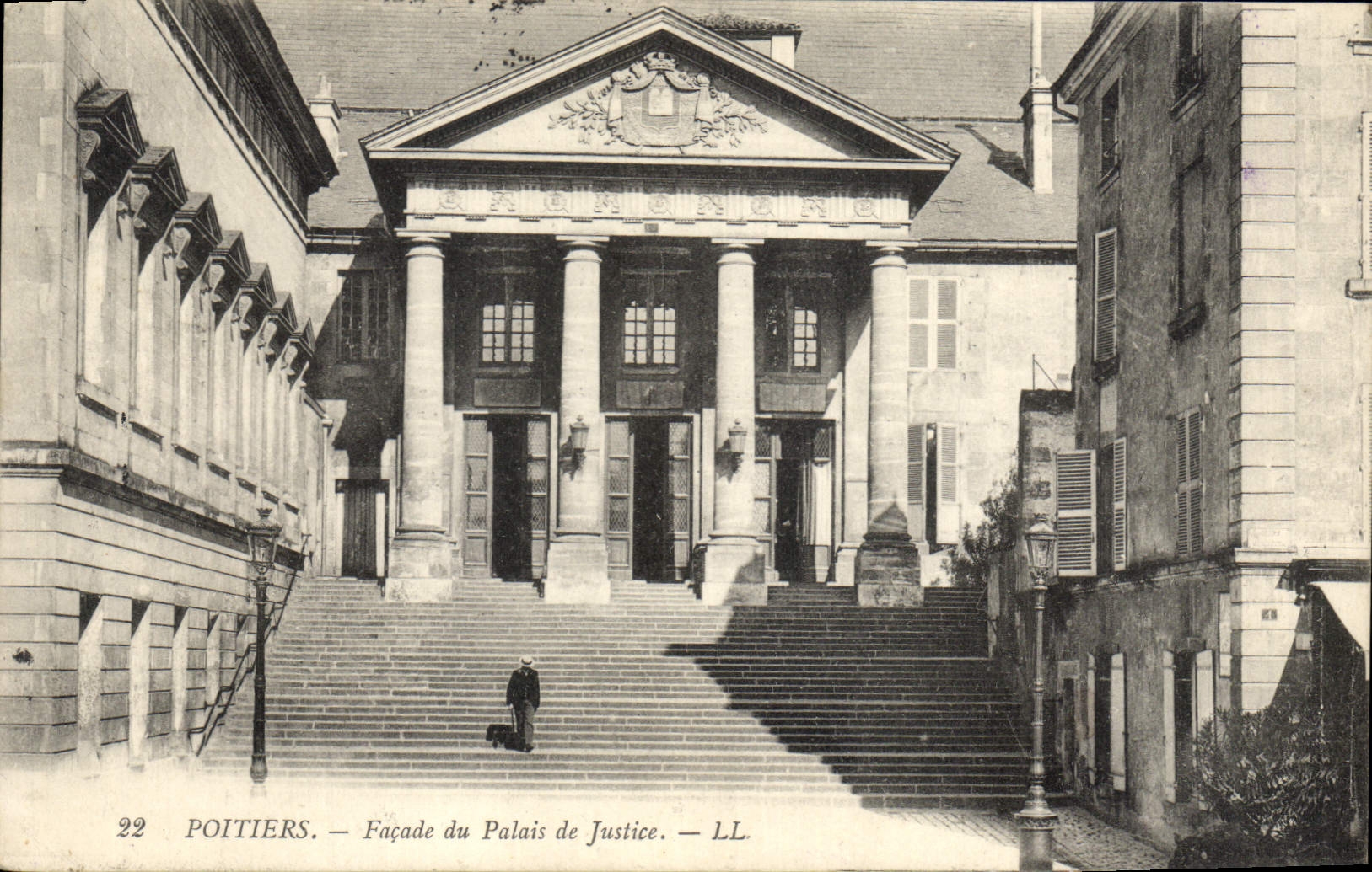 CPA Palais de justice Poitiers Facade 